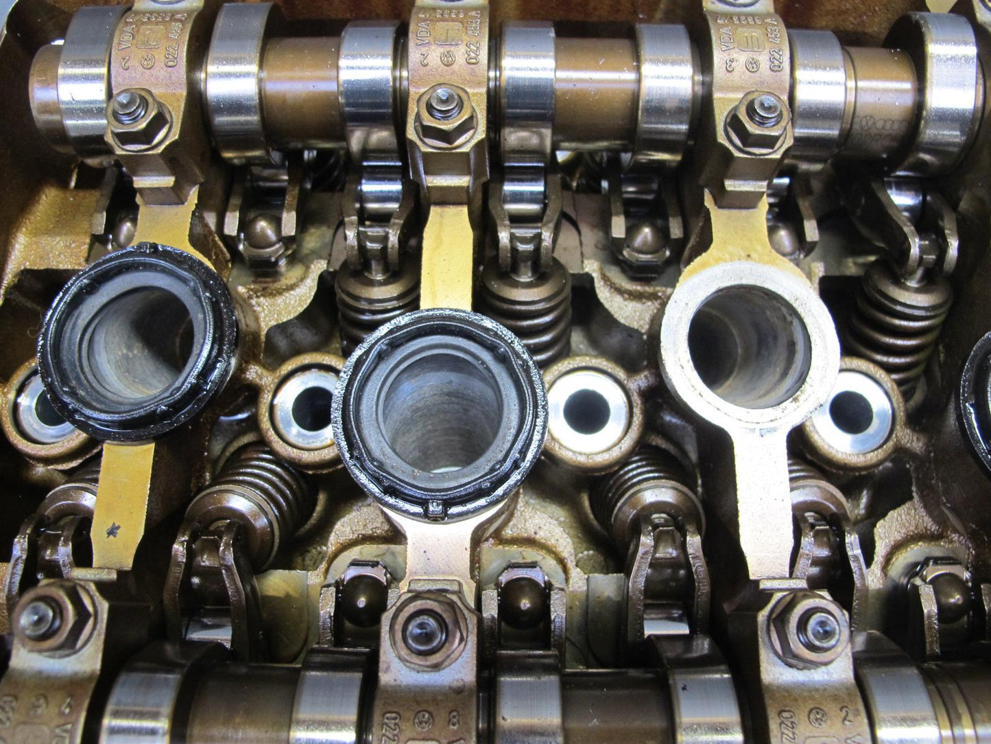 2008 VW Golf R32 VR6 3.2L Cbra Engine Cylinder Head w Camshafts & Timing Cover