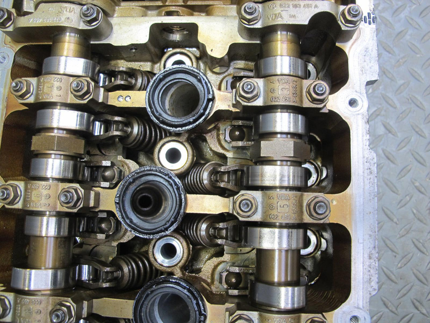 2008 VW Golf R32 VR6 3.2L Cbra Engine Cylinder Head w Camshafts & Timing Cover