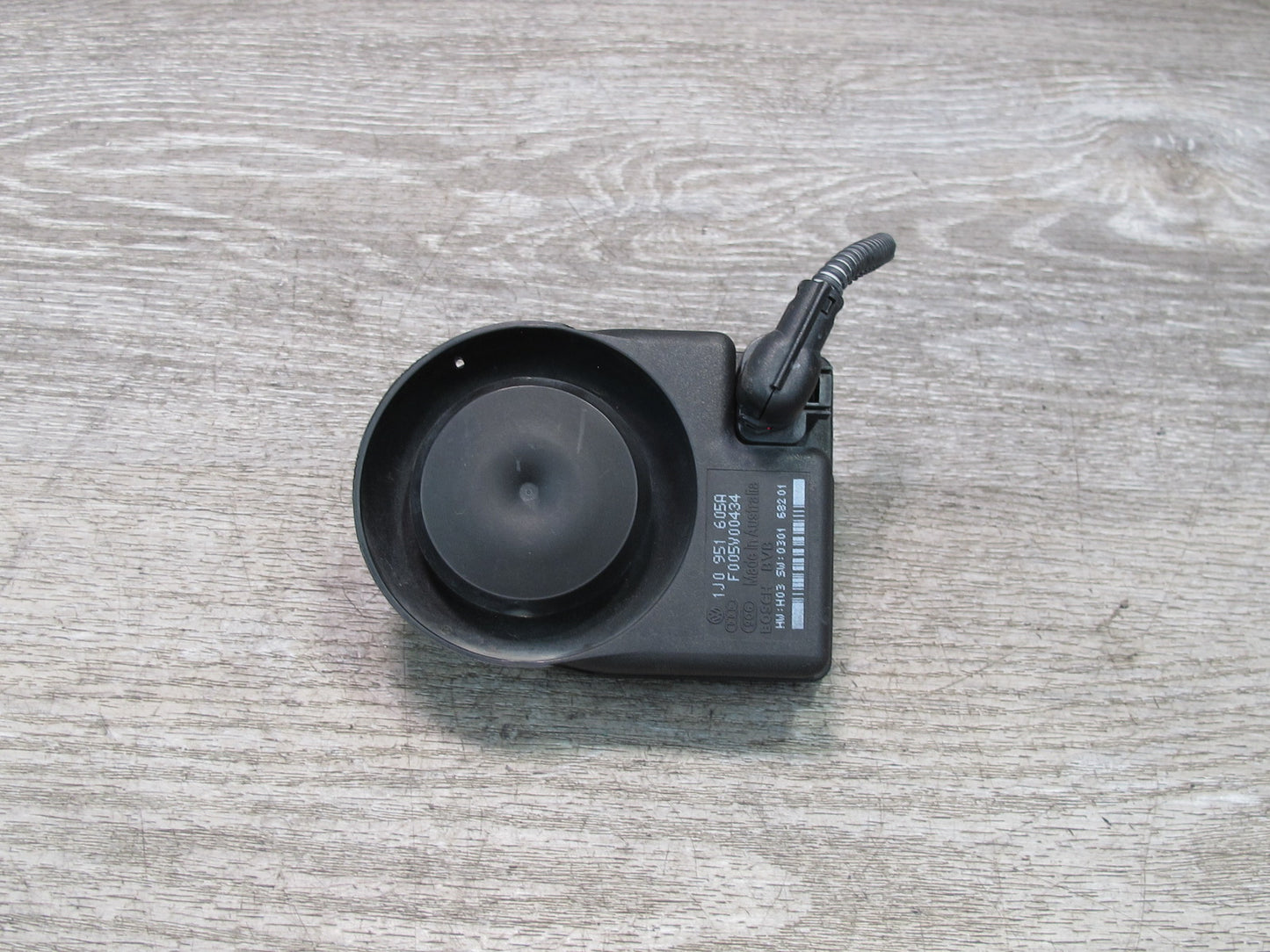 2003-2010 Porsche Cayenne 955 Anti Theft Alarm Horn Siren 1J0951605A