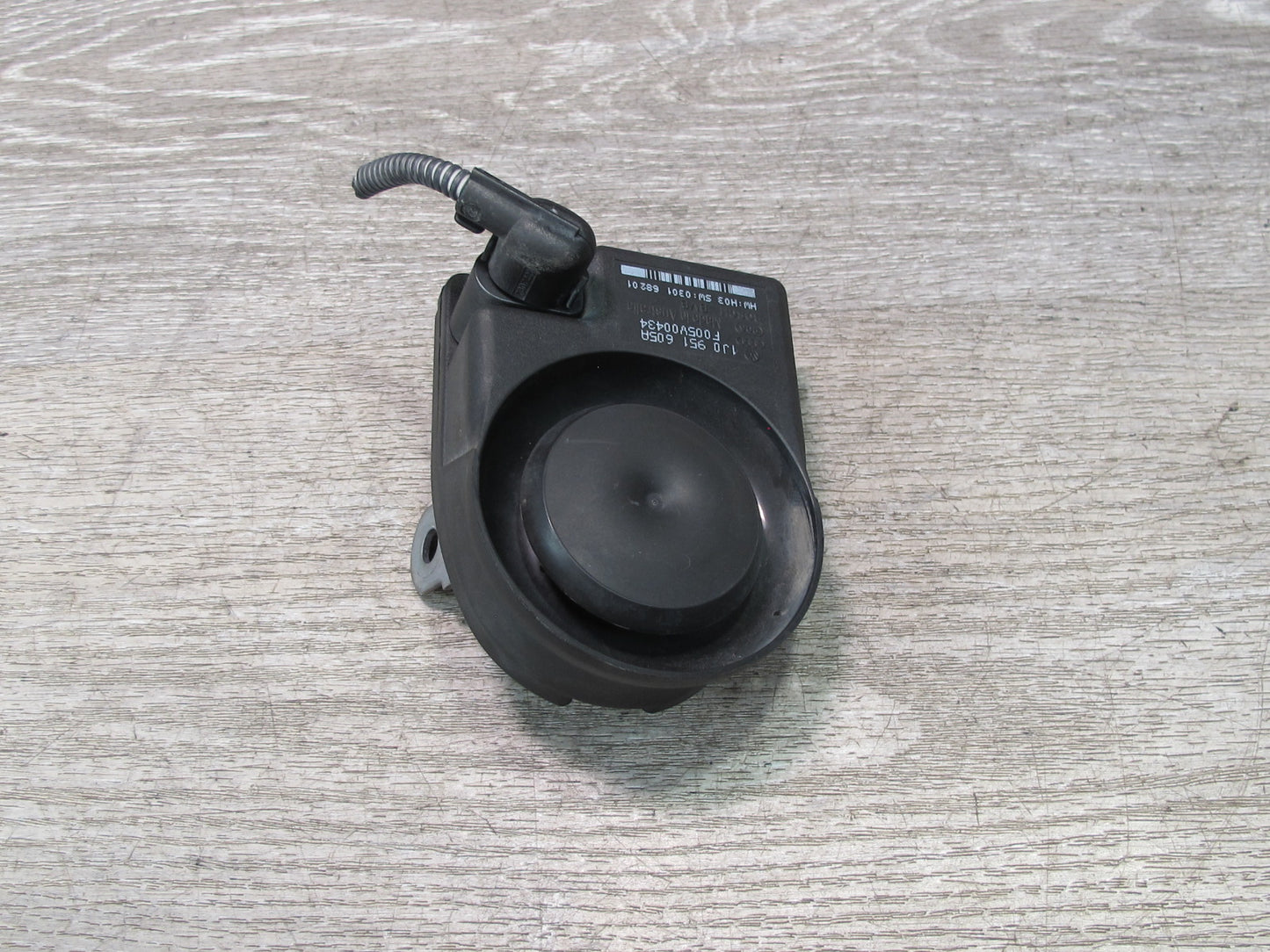 2003-2010 Porsche Cayenne 955 Anti Theft Alarm Horn Siren 1J0951605A