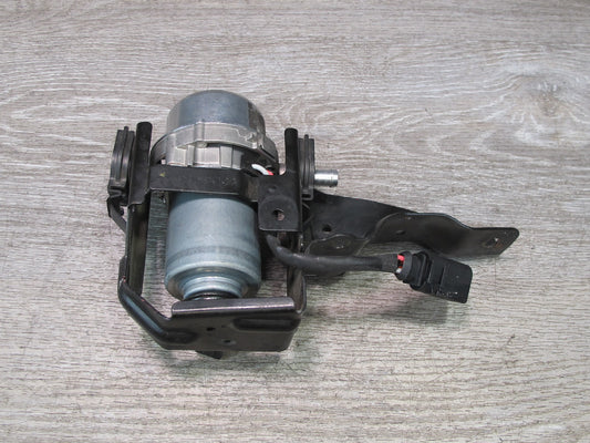 2003-2006 Porsche Cayenne 955 4.5L Turbo Brake Booster Vacuum Pump