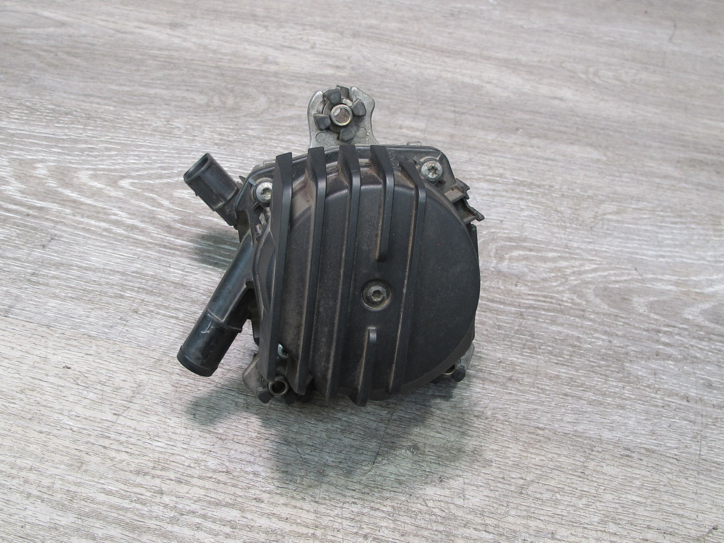 2003-2006 Porsche Cayenne 955 Left Secondary Smog Emission Air Pump 7L5959253C