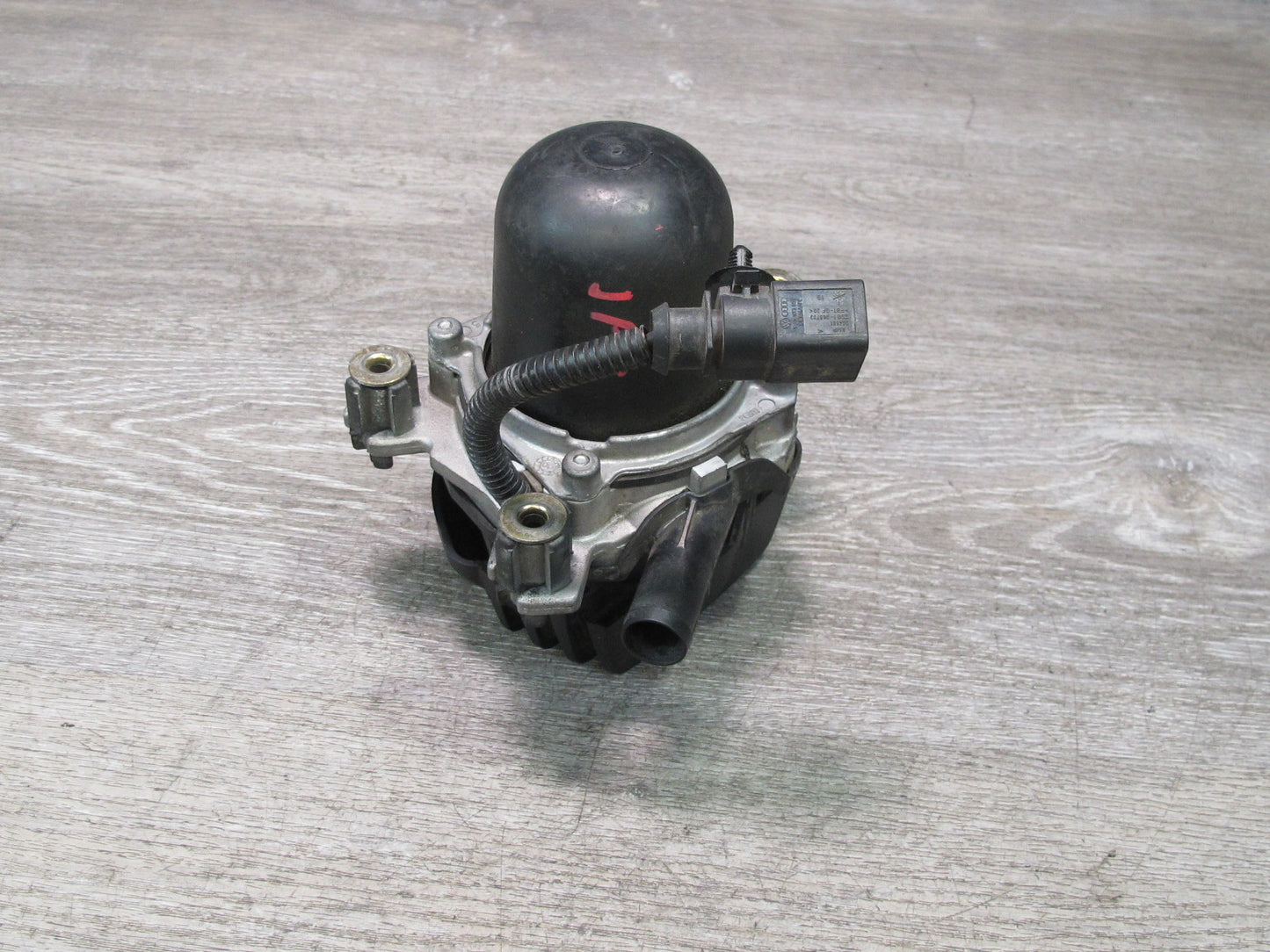 2003-2006 Porsche Cayenne 955 Left Secondary Smog Emission Air Pump 7L5959253C