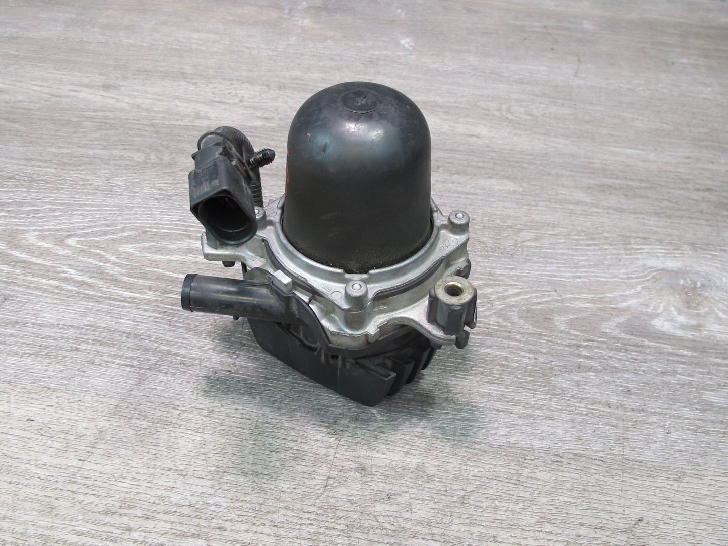 2003-2006 Porsche Cayenne 955 Left Secondary Smog Emission Air Pump 7L5959253C