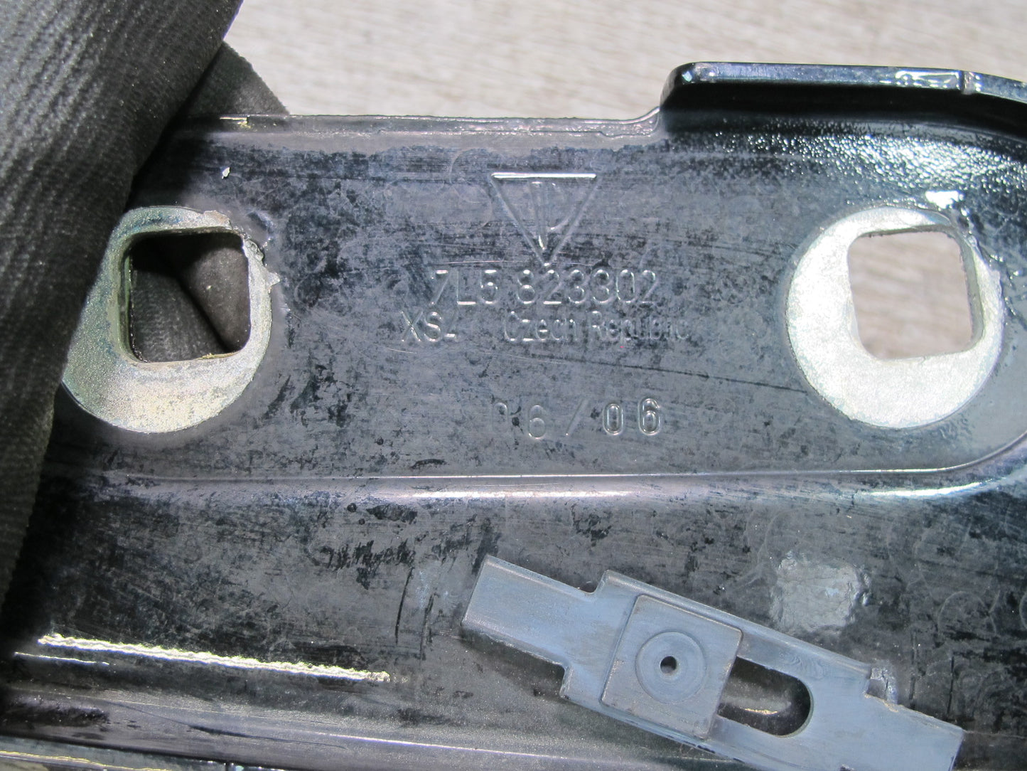 2003-2010 Porsche Cayenne 955 Front Left & Right Hood Hinge Set of 2