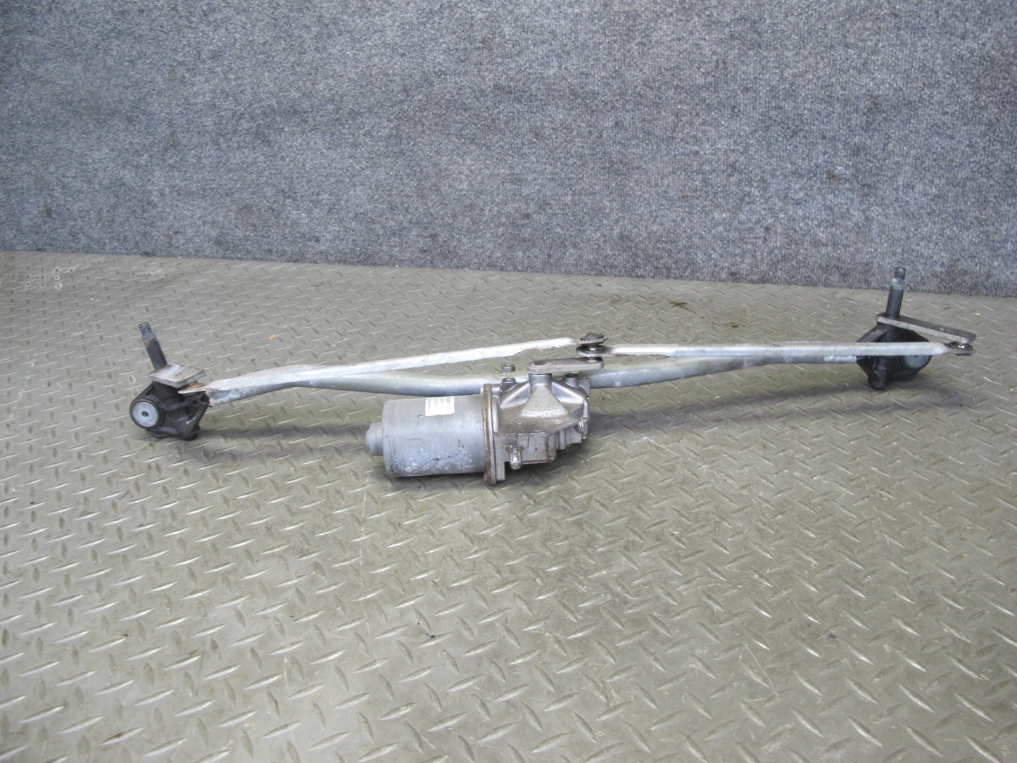 11-16 Mini Cooper R60 R61 Windshield Wiper Transmission Linkage w Motor OEM