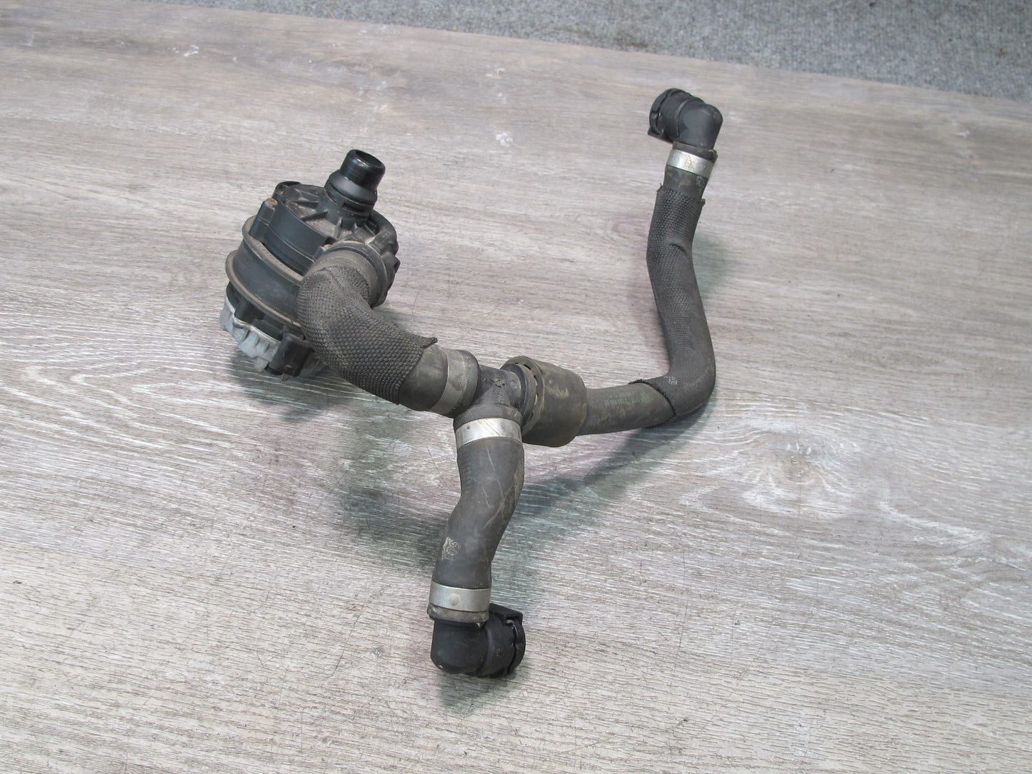 2015-2020 BMW F82 M4 Auxiliary AUX Water Pump w Hoses 0392024062