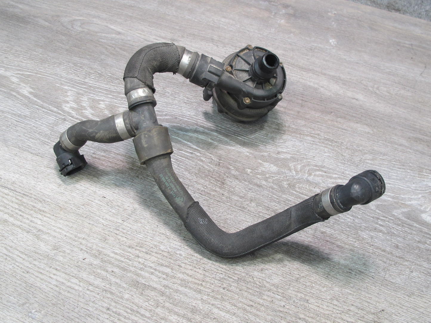 2015-2020 BMW F82 M4 Auxiliary AUX Water Pump w Hoses 0392024062