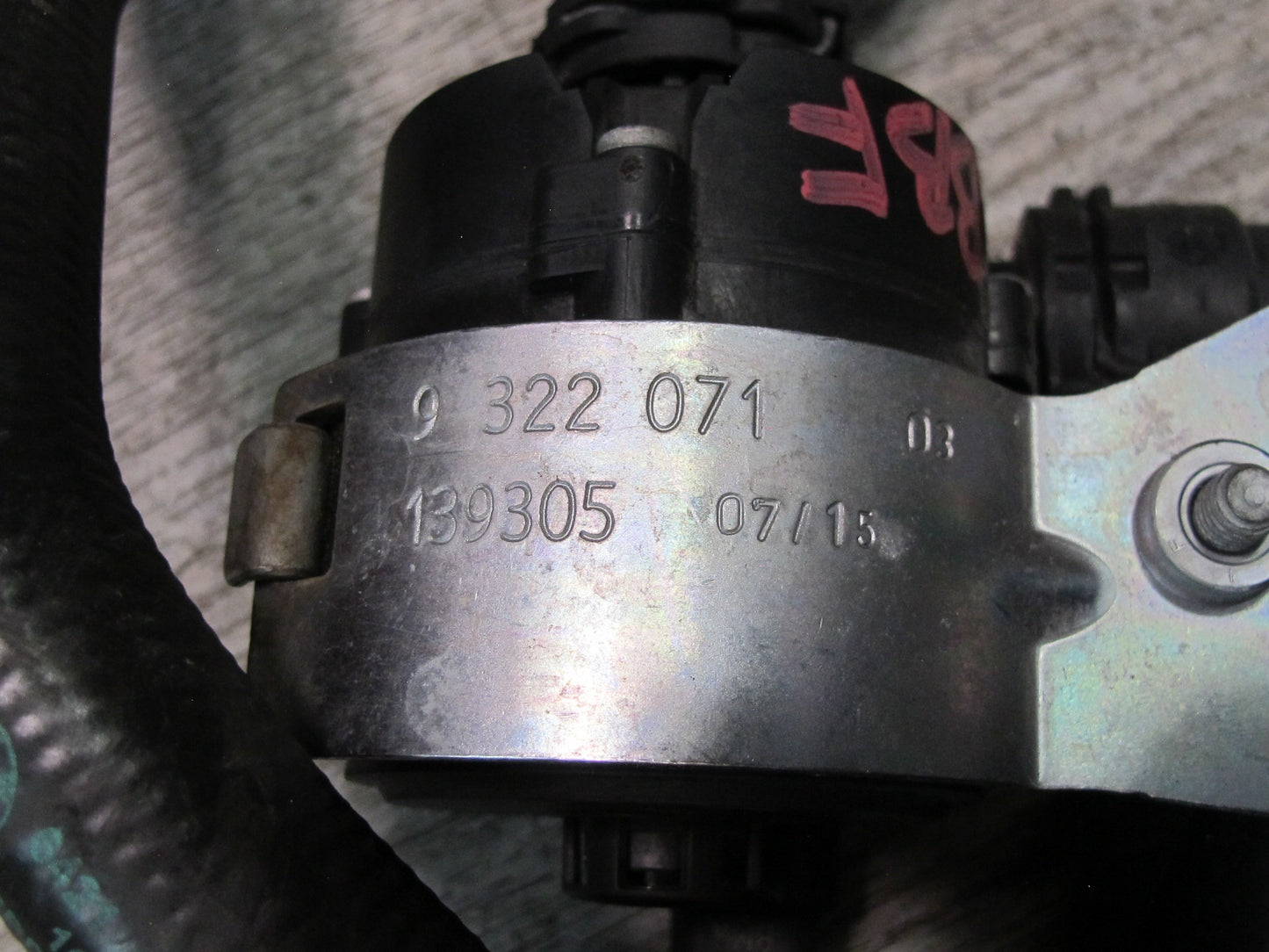 2015-2020 BMW F82 M4 Auxiliary AUX Water Pump w Hoses 9322071
