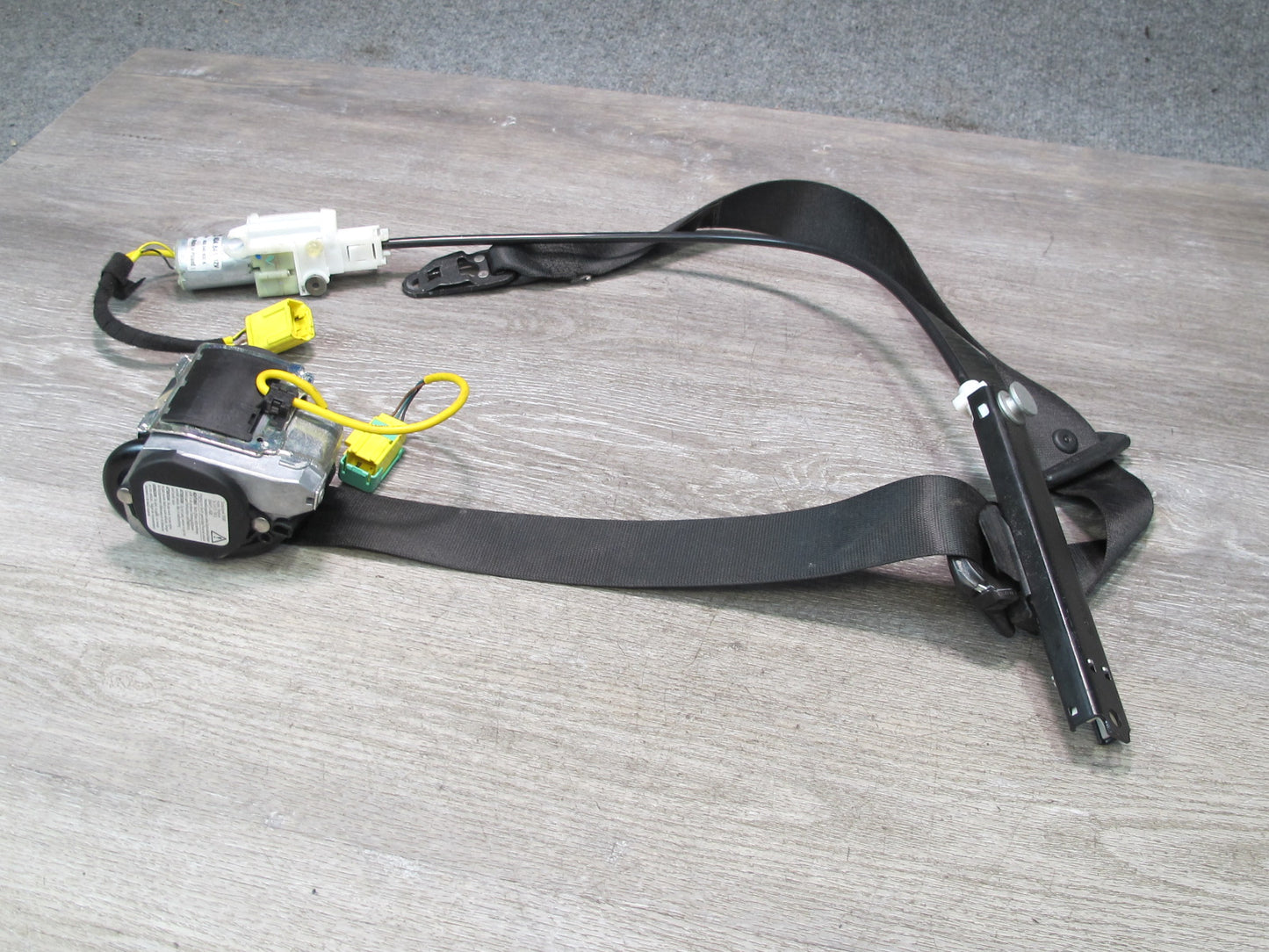 06-10 PORSCHE CAYENNE 955 957 FRONT RIGHT PASSENGER SIDE SEATBELT RETRACTOR OEM