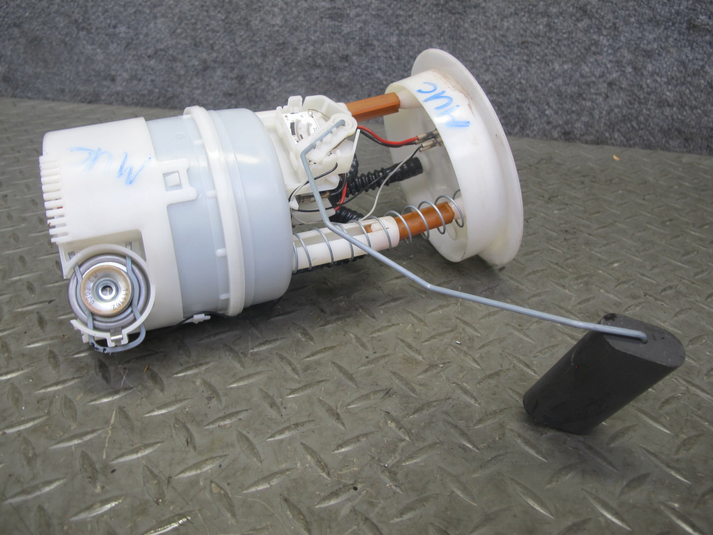 11-15 Mini Cooper S R60 R61 Countryman N18 Fuel Pump Level Sensor Assembly OEM