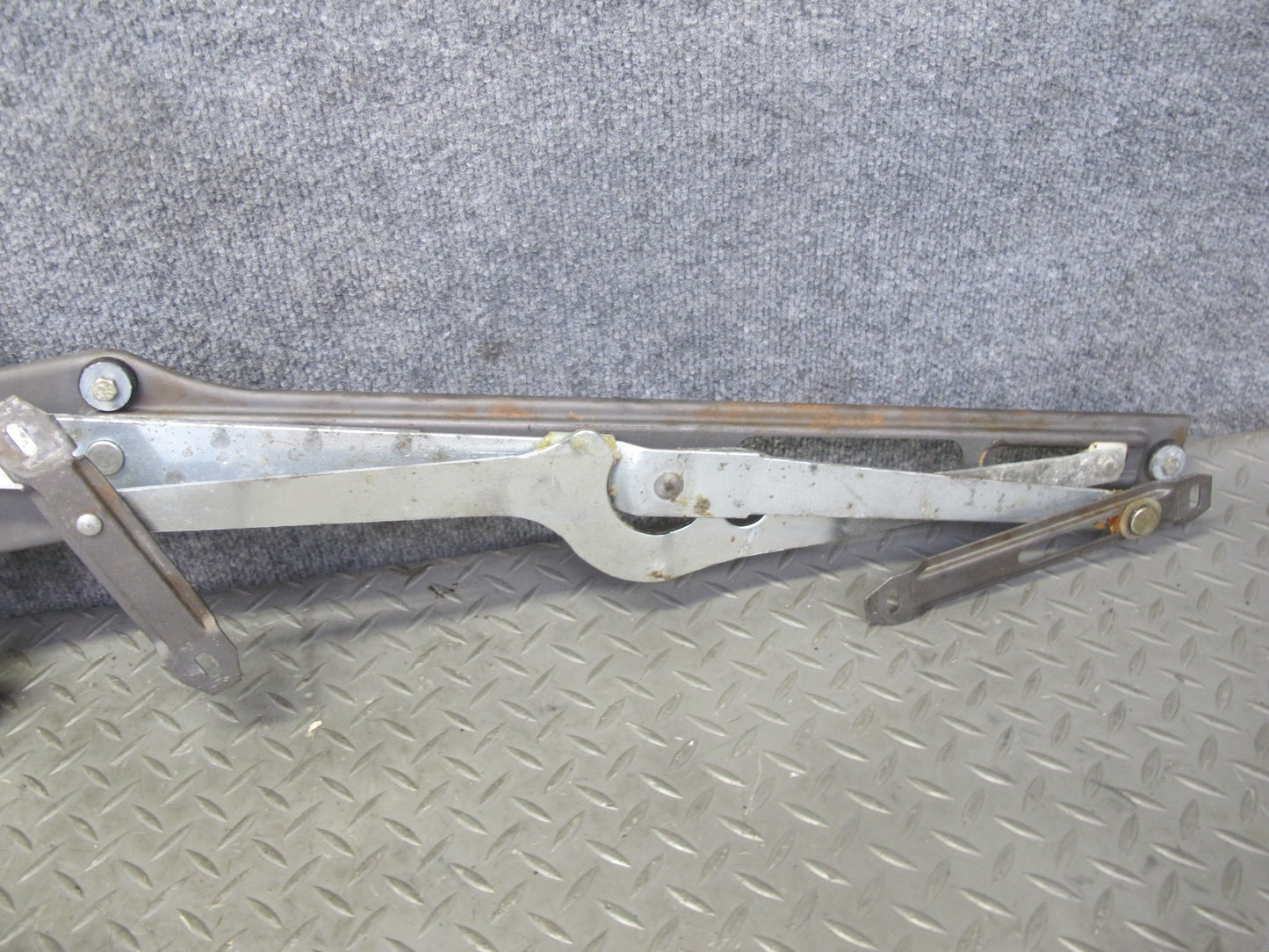86-89 Mercedes R107 560SL Front Right Passenger Door Window Regulator Motor OEM
