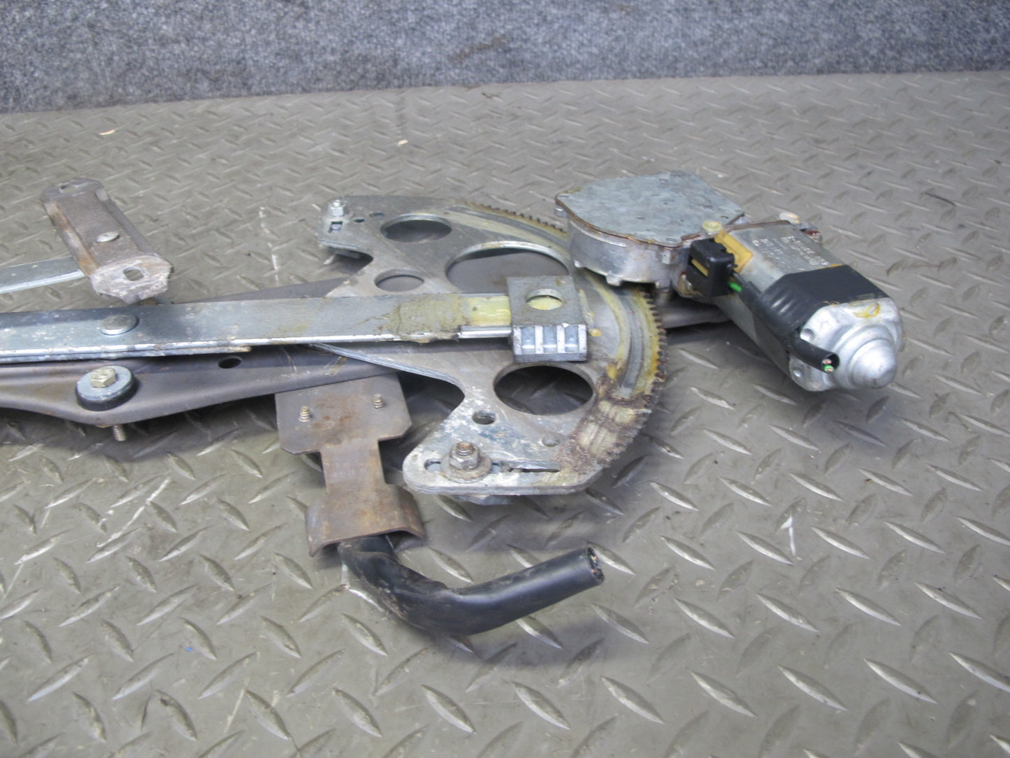 86-89 Mercedes R107 560SL Front Right Passenger Door Window Regulator Motor OEM