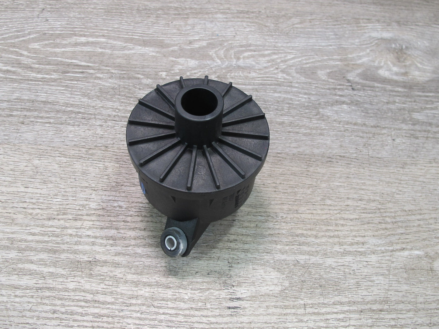 2008 VW R32 VR6 3.2L Cbra Engine Air Intake Resonator 1K0129770B OEM