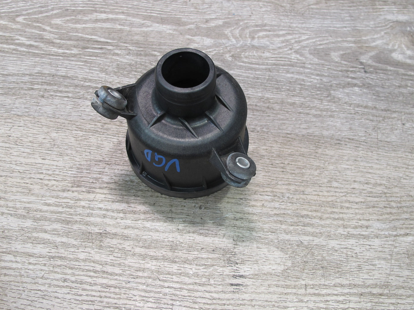 2008 VW R32 VR6 3.2L Cbra Engine Air Intake Resonator 1K0129770B OEM