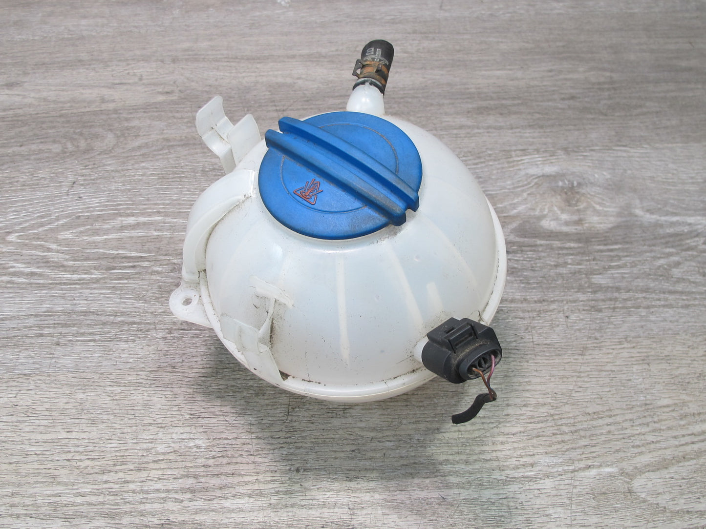 2008 VW R32 VR6 3.2L Engine Coolant Expansion Overflow Reservoir Tank OEM
