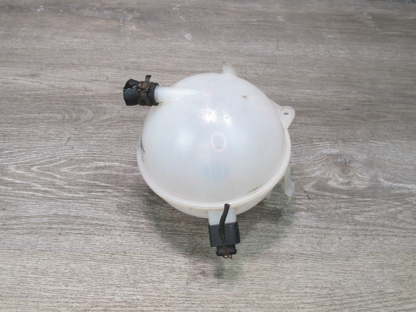 2008 VW R32 VR6 3.2L Engine Coolant Expansion Overflow Reservoir Tank OEM