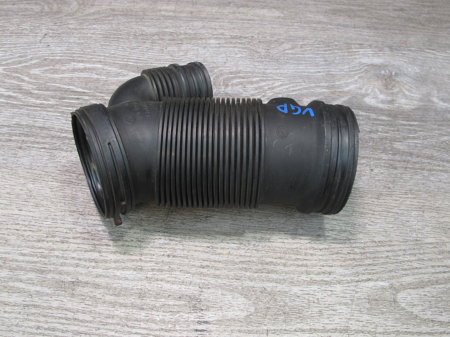 07-08 VW R32 MK5 EOS VR6 3.2L Cbra Engine Air Intake Connector Hose Pipe OEM