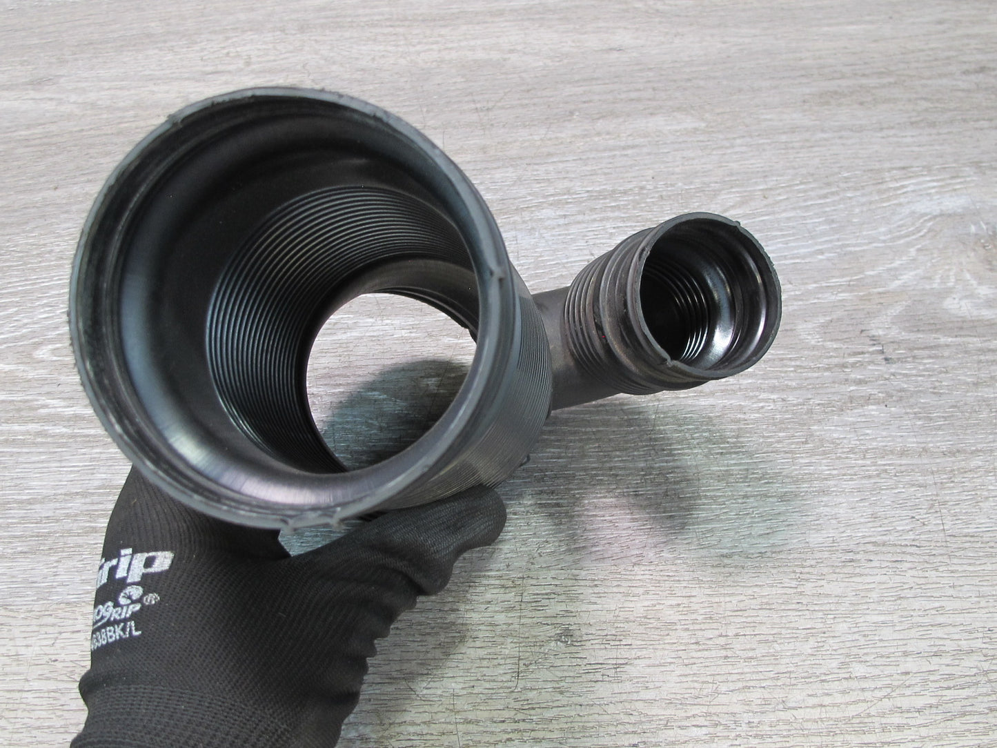 07-08 VW R32 MK5 EOS VR6 3.2L Cbra Engine Air Intake Connector Hose Pipe OEM