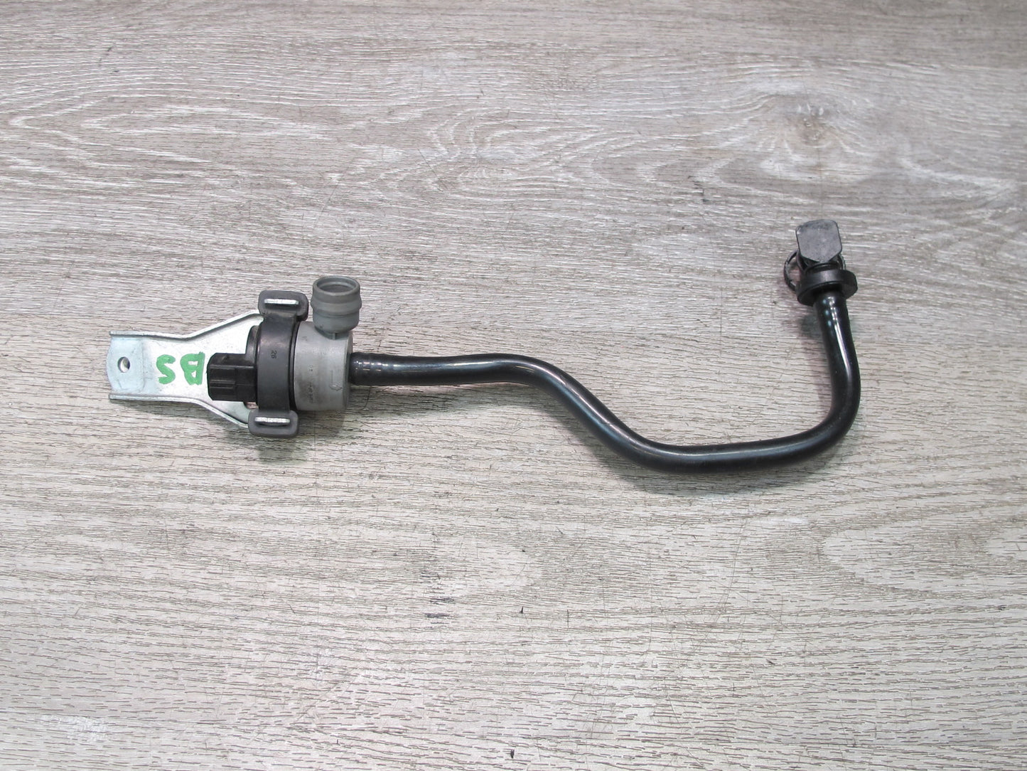 12-15 BMW F10 F12 4.4L N63 Fuel Vapor Purge Vent Valve w Bracket Mount OEM