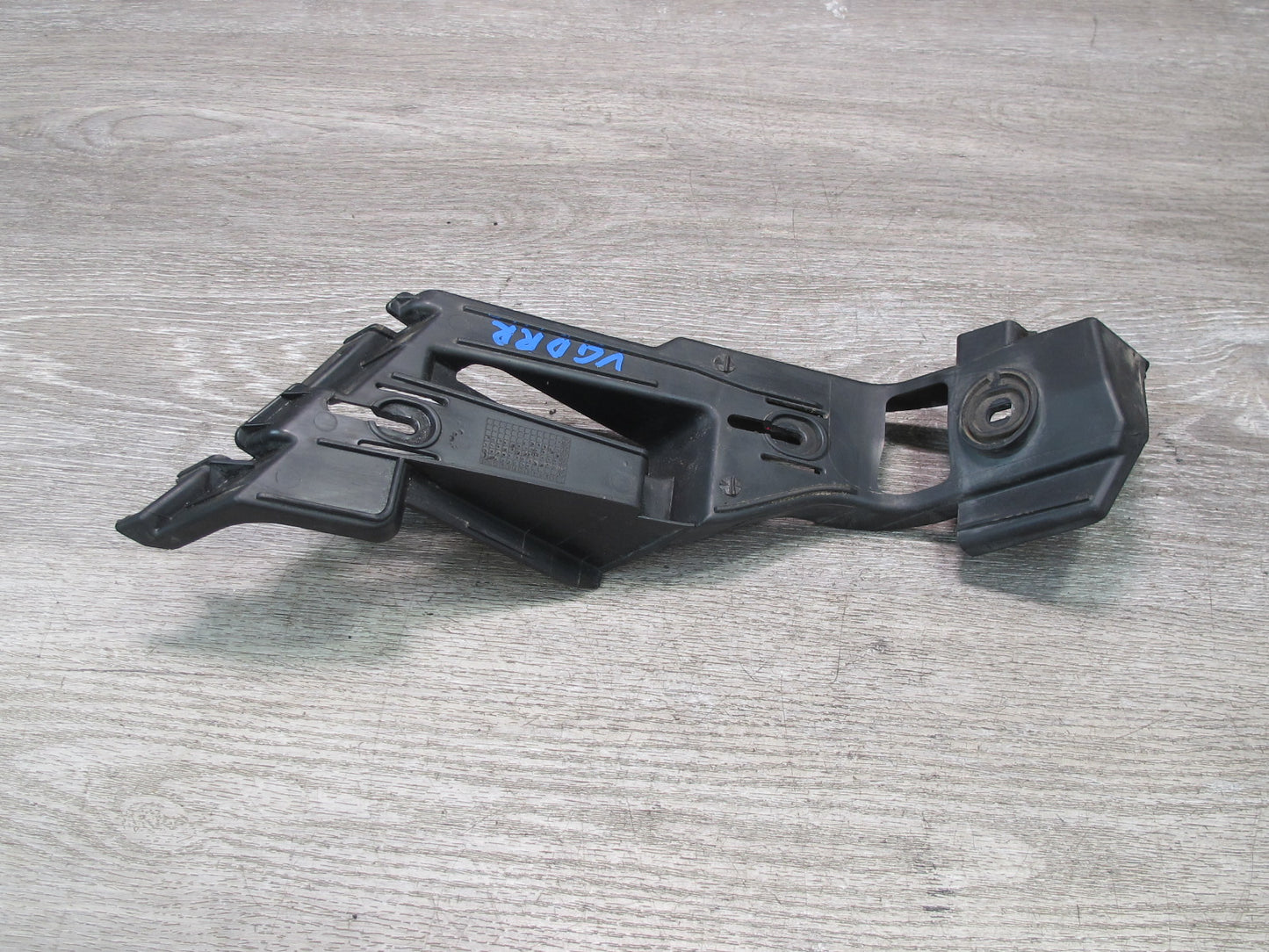 2008 VW R32 VR6 Rear Bumper Left & Right Guide Bracket Mount Support Set OEM