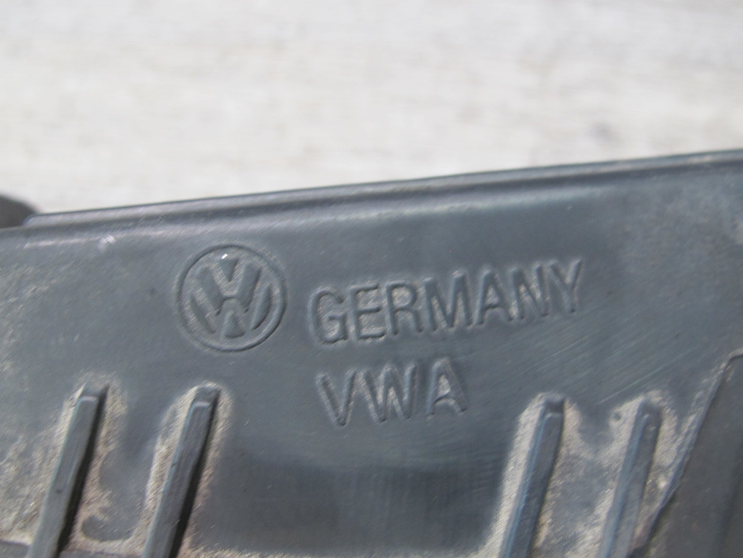 2008 VW R32 VR6 Rear Bumper Left & Right Guide Bracket Mount Support Set OEM