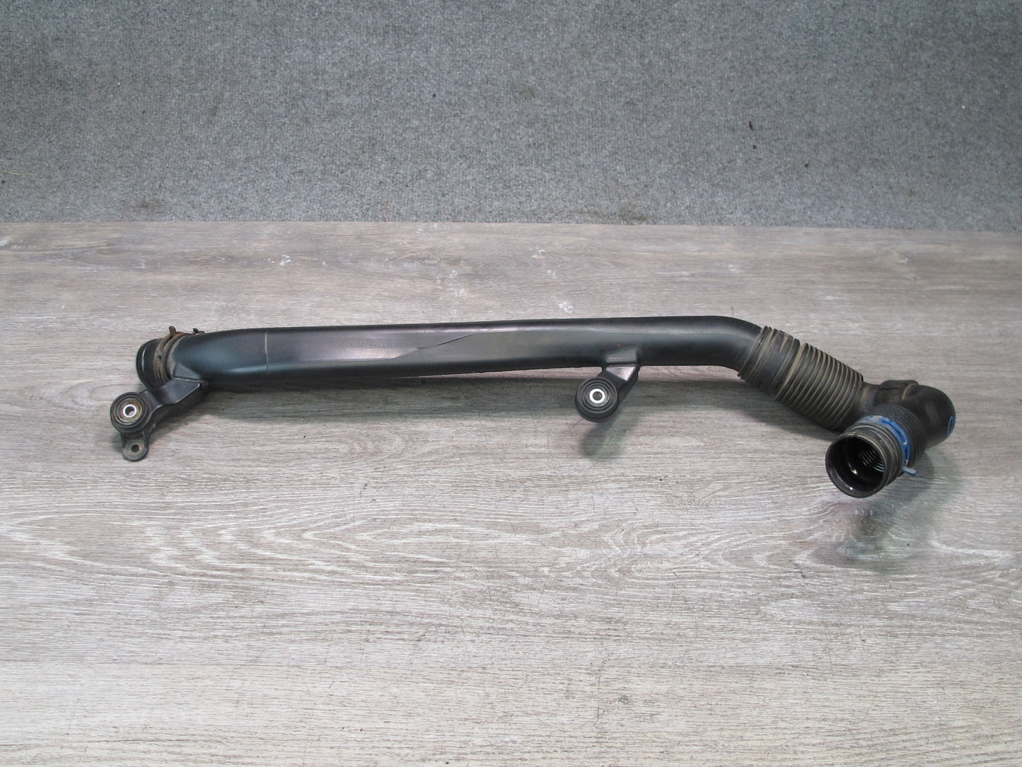 2008 VW R32 VR6 3.2L Cbra Engine Air Intake Connector Hose Duct Pipe OEM