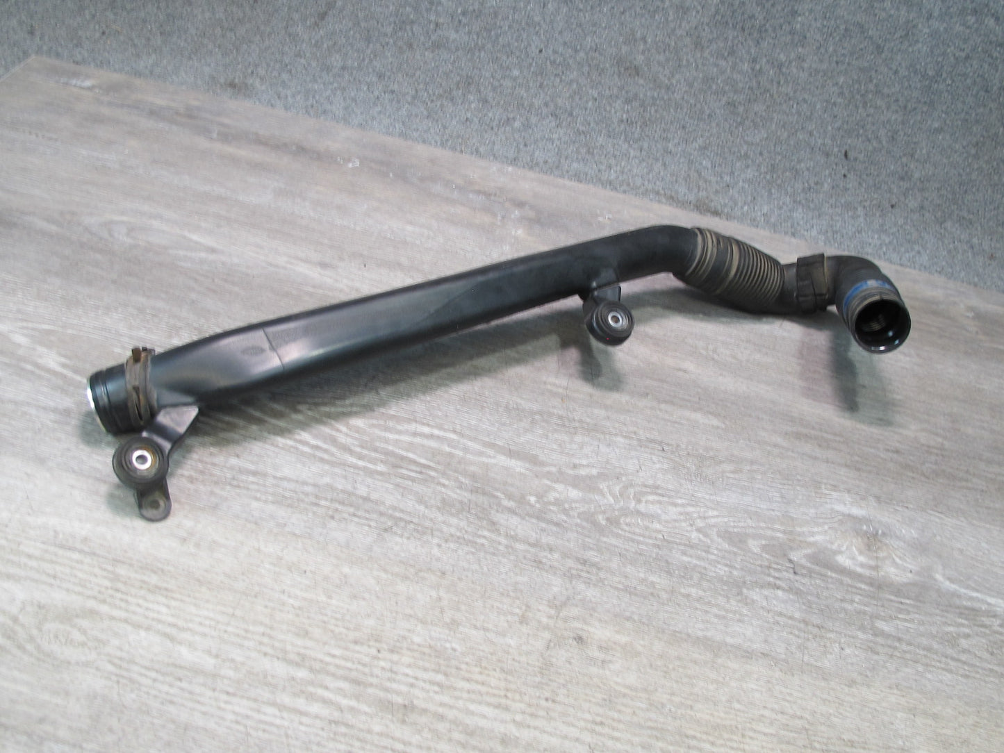 2008 VW R32 VR6 3.2L Cbra Engine Air Intake Connector Hose Duct Pipe OEM