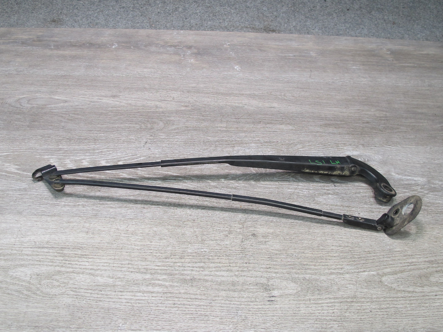 95-00 Lexus LS400 UCF20L Set of 2 Front Left & Right Windshield Wiper Arm OEM