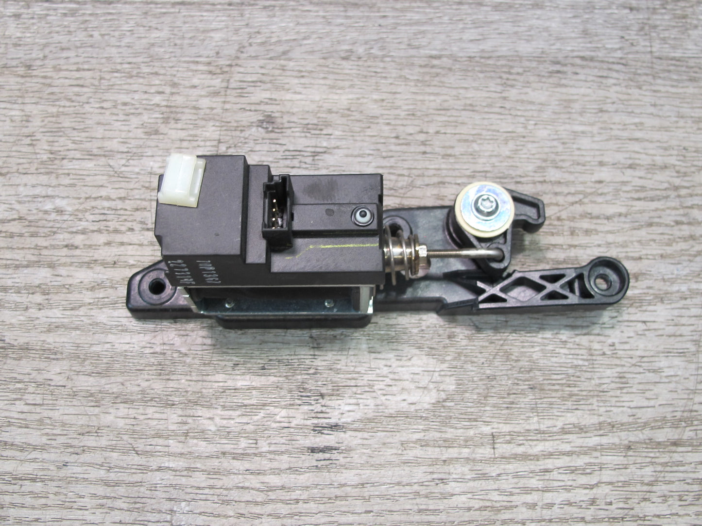 2008-2014 BMW E71 E72 X6 Glove Box Lock Latch