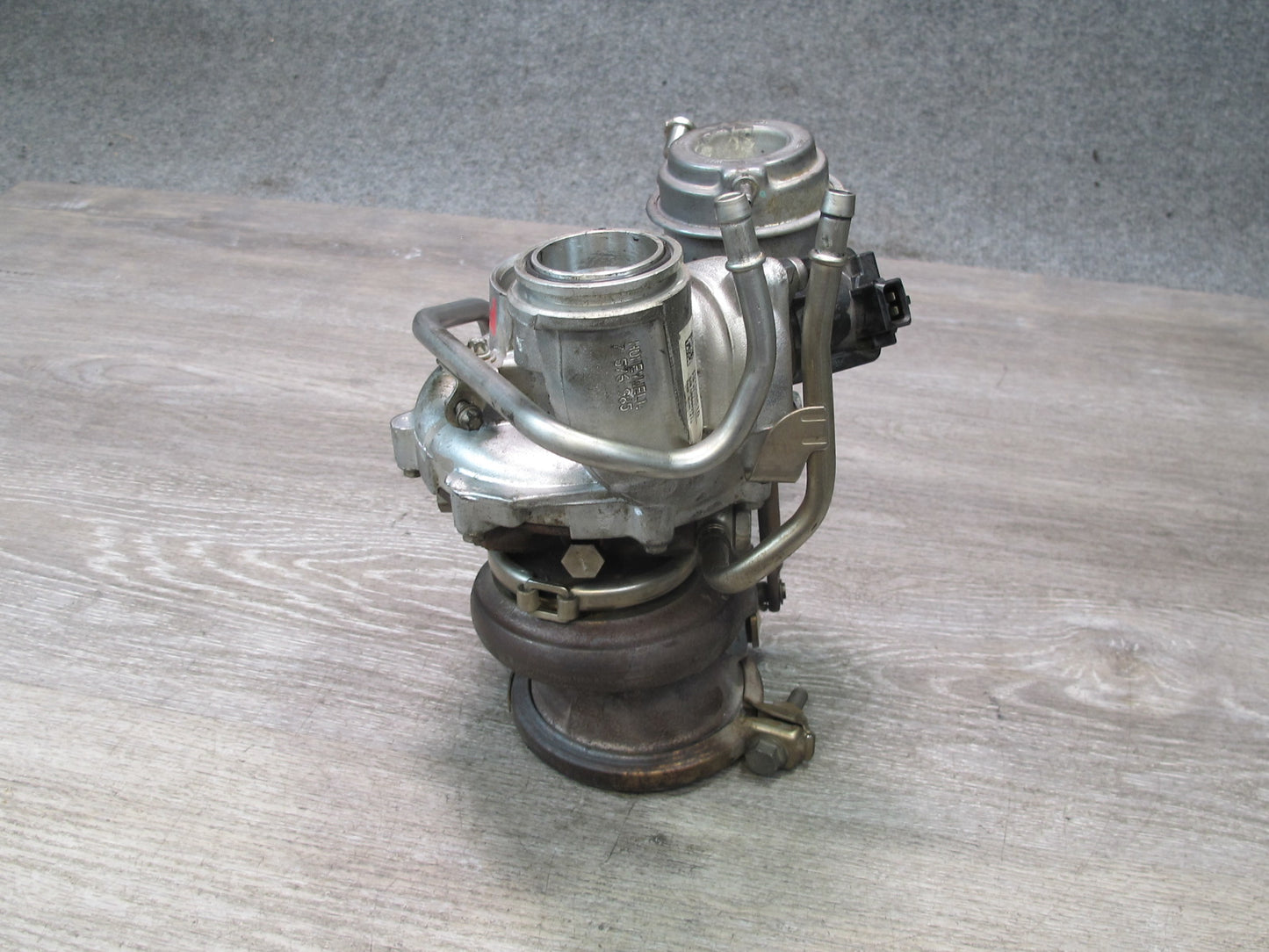 2012 BMW E70 F01 F02 F07 F10 F12 4.4L N63 Left Engine Turbocharger 7576985 OEM