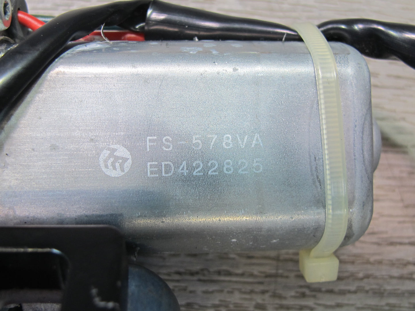 2008-2014 BMW E71 E72 X6 Rear Trunk Lid Power Lock Drive Motor Mechanism 7114613