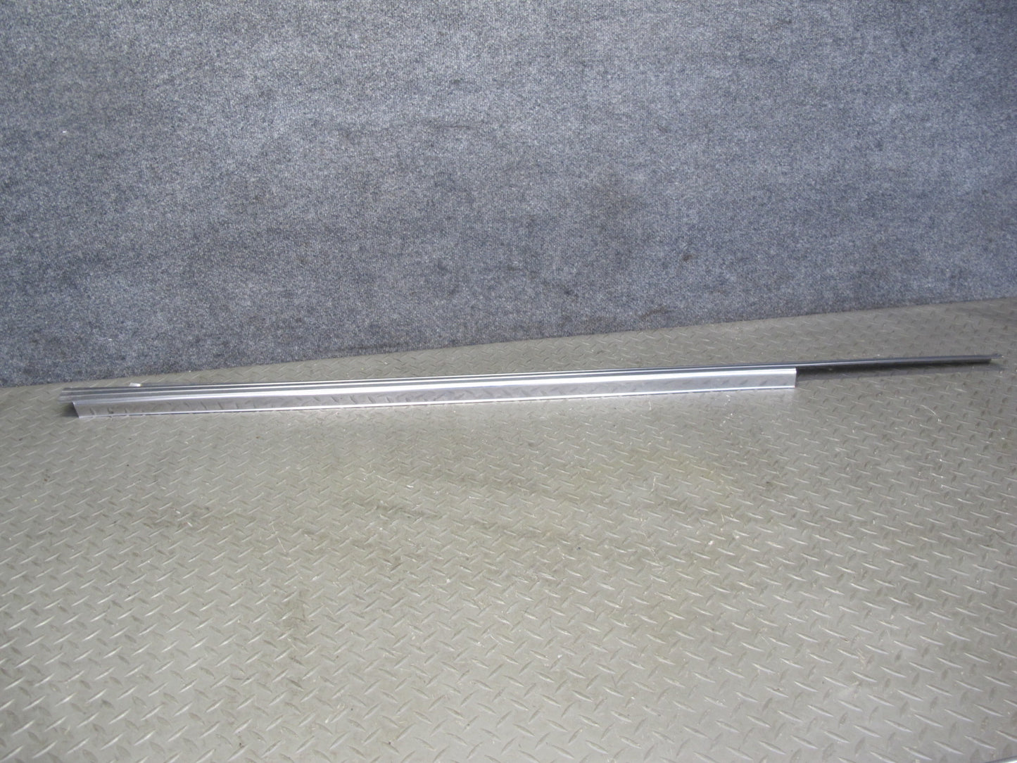 73-89 Mercedes R107 Set of 2 Left & Right Door Scuff Sill Plate Trim Chrome OEM