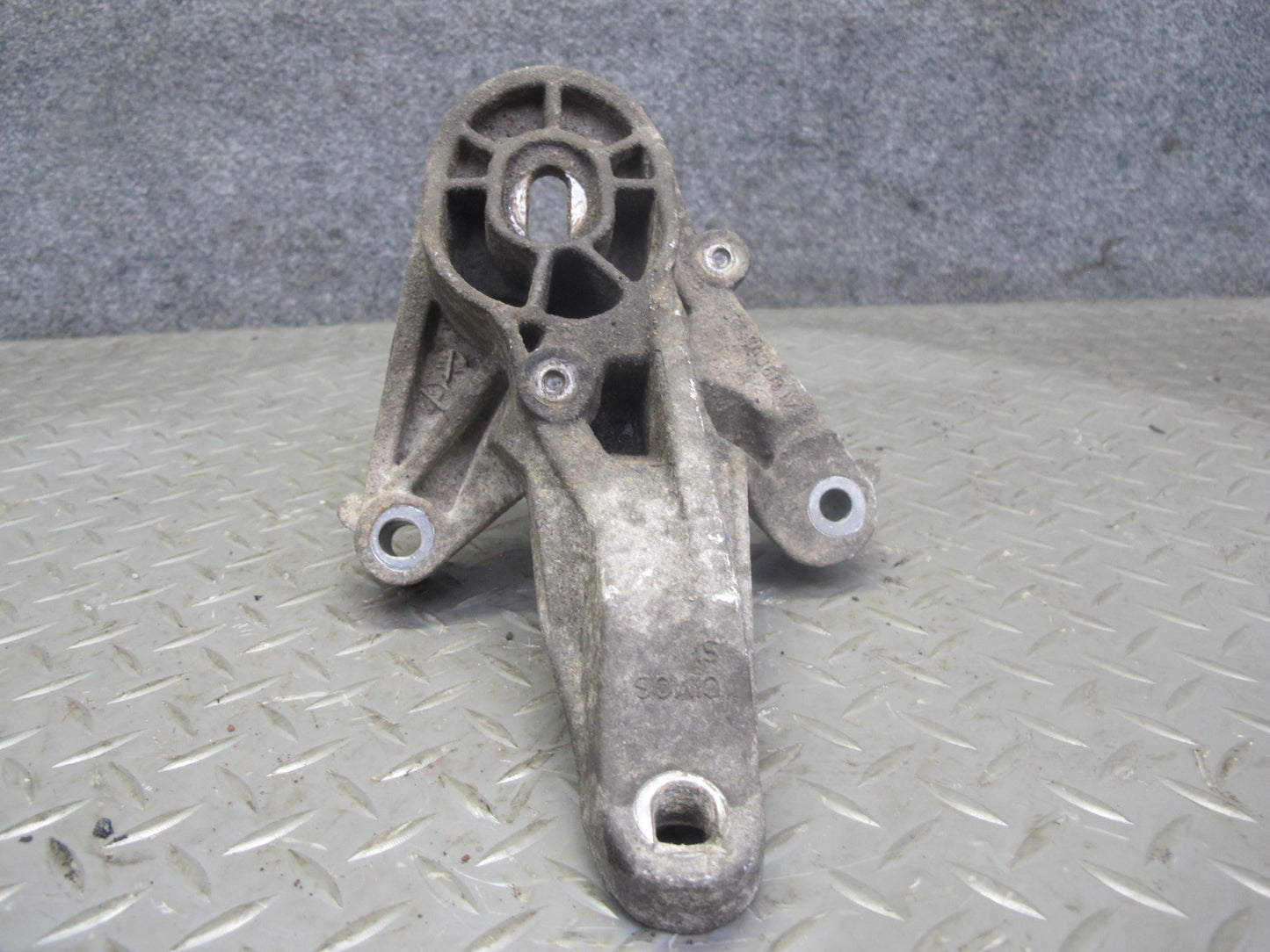11-13 Mini Cooper S R55 R56 R57 R58 R59 R60 R61 Transmission Mount Bracket OEM