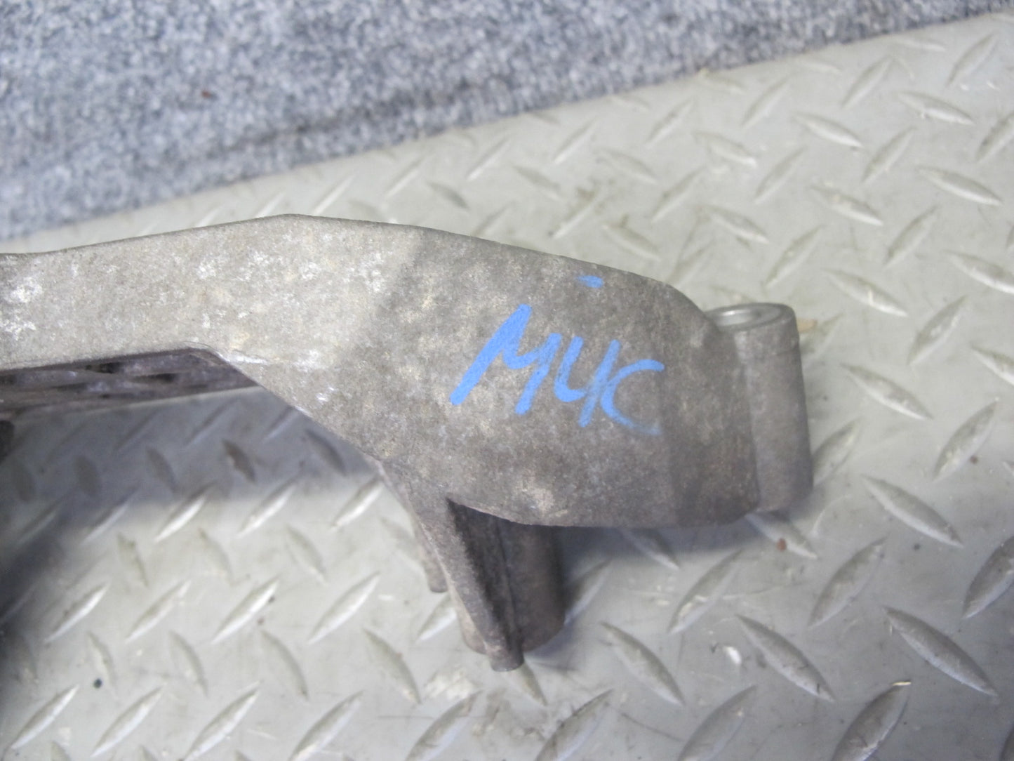 11-15 Mini Cooper S R56 R57 R61 R60 Engine Right Motor Mount 6772032 OEM