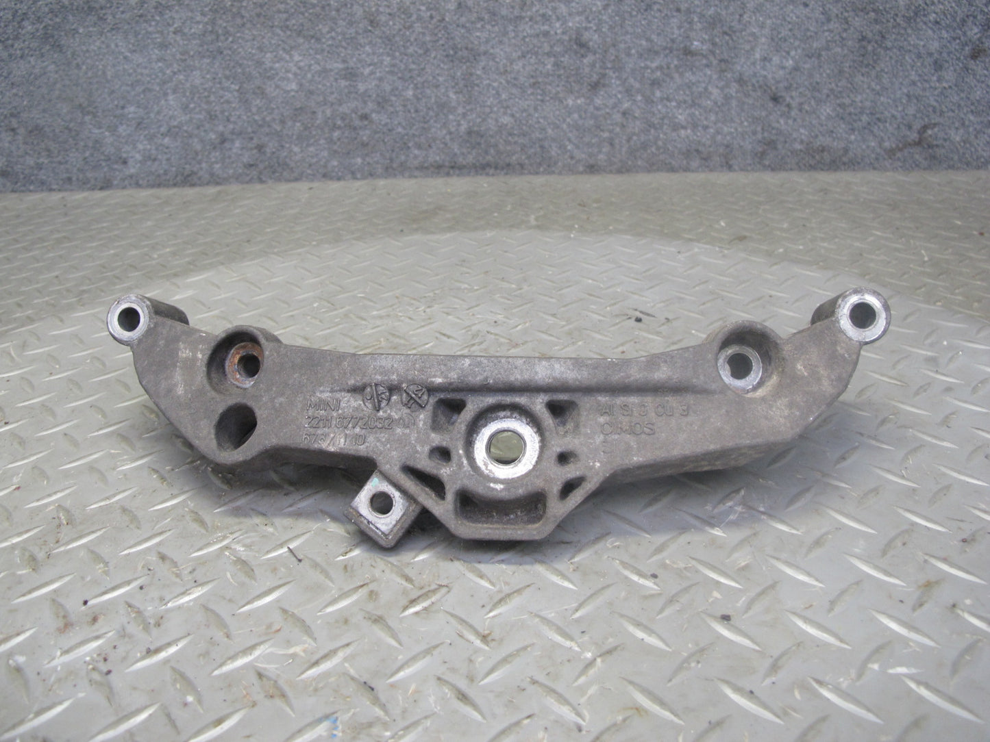 11-15 Mini Cooper S R56 R57 R61 R60 Engine Right Motor Mount 6772032 OEM