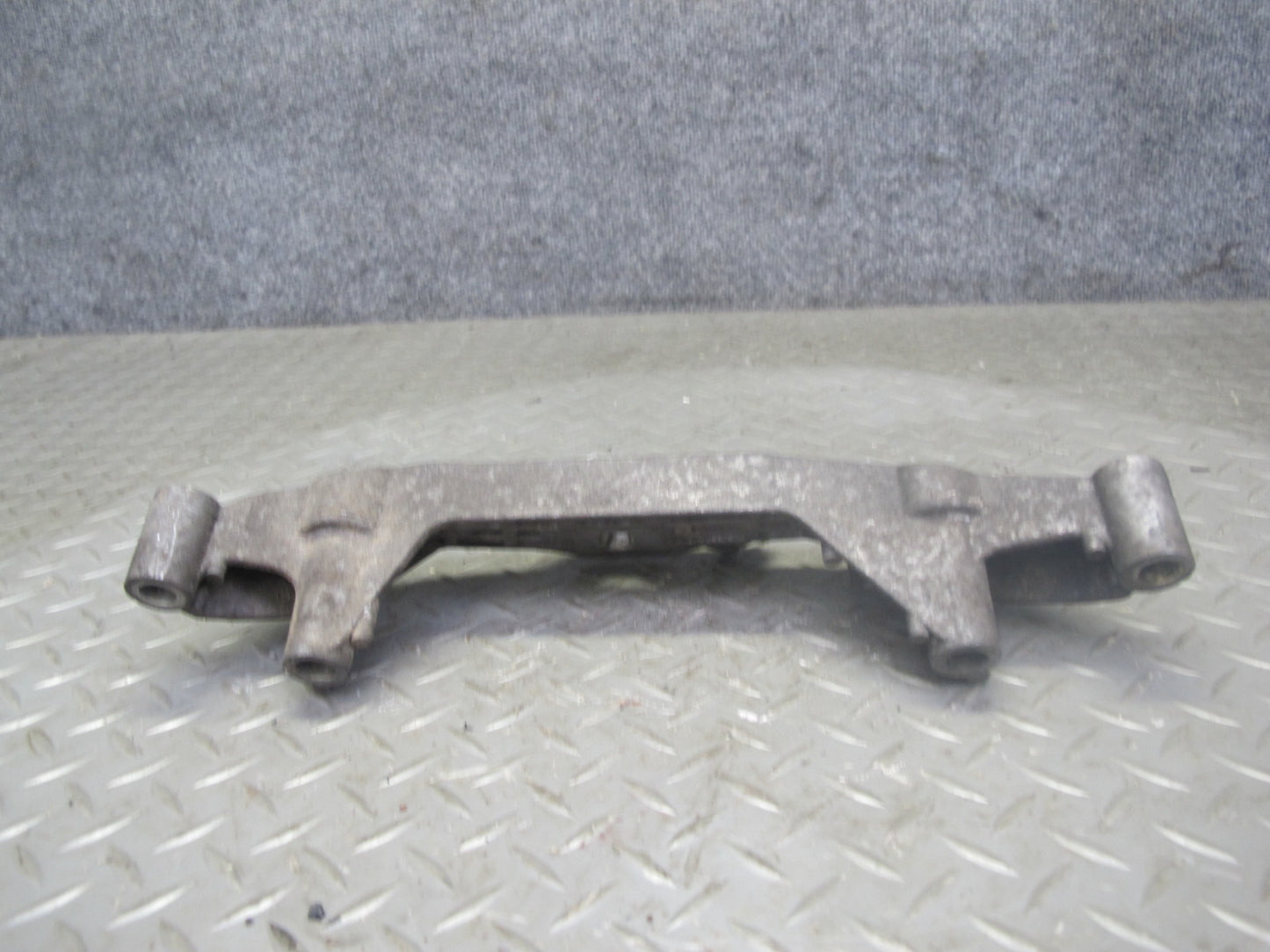 11-15 Mini Cooper S R56 R57 R61 R60 Engine Right Motor Mount 6772032 OEM