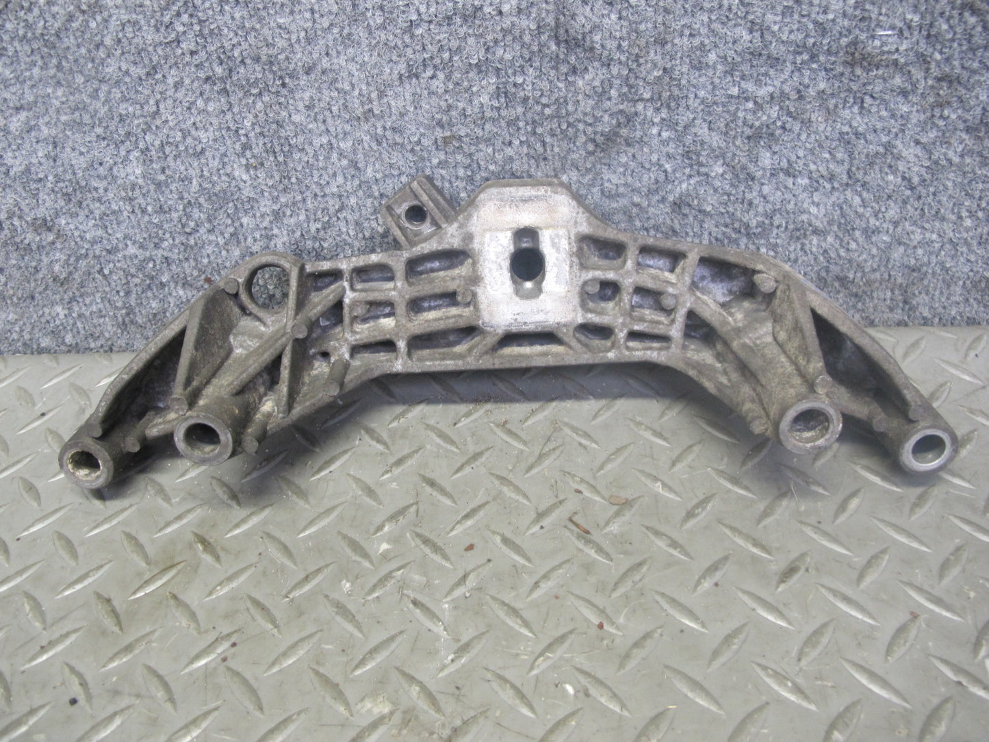 11-15 Mini Cooper S R56 R57 R61 R60 Engine Right Motor Mount 6772032 OEM
