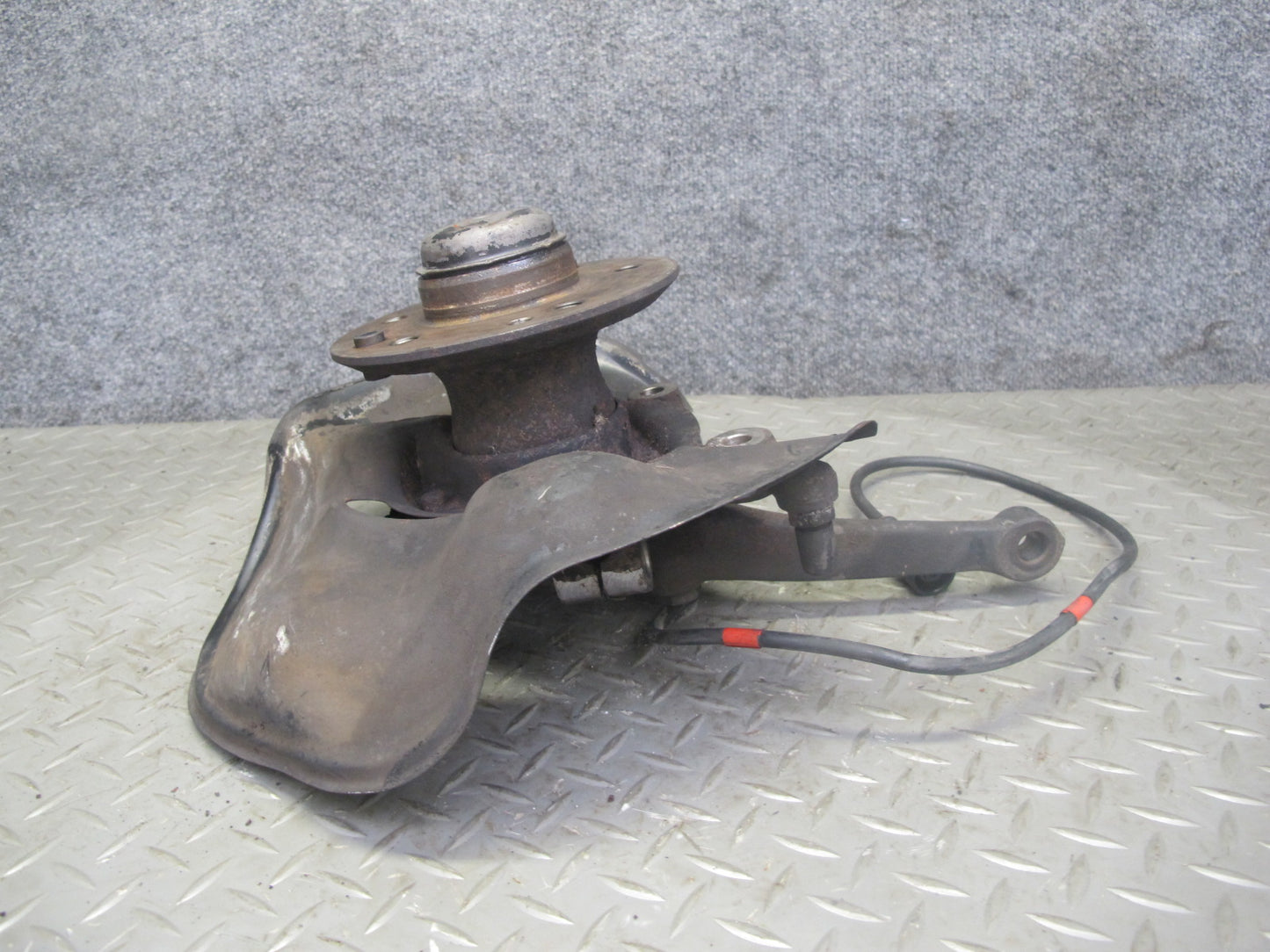 86-89 Mercedes R107 560SL Front Right Spindle Knuckle Wheel Hub Bearing OEM