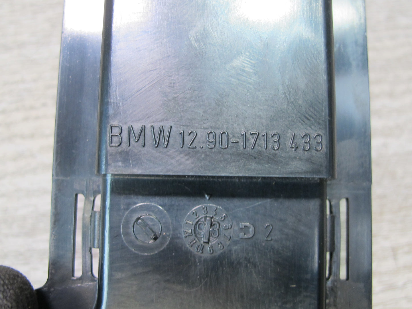89-95 BMW E32 E34 ECU Fuse Box Cooling Fan Unit w Upper & Lower Cover Assy OEM