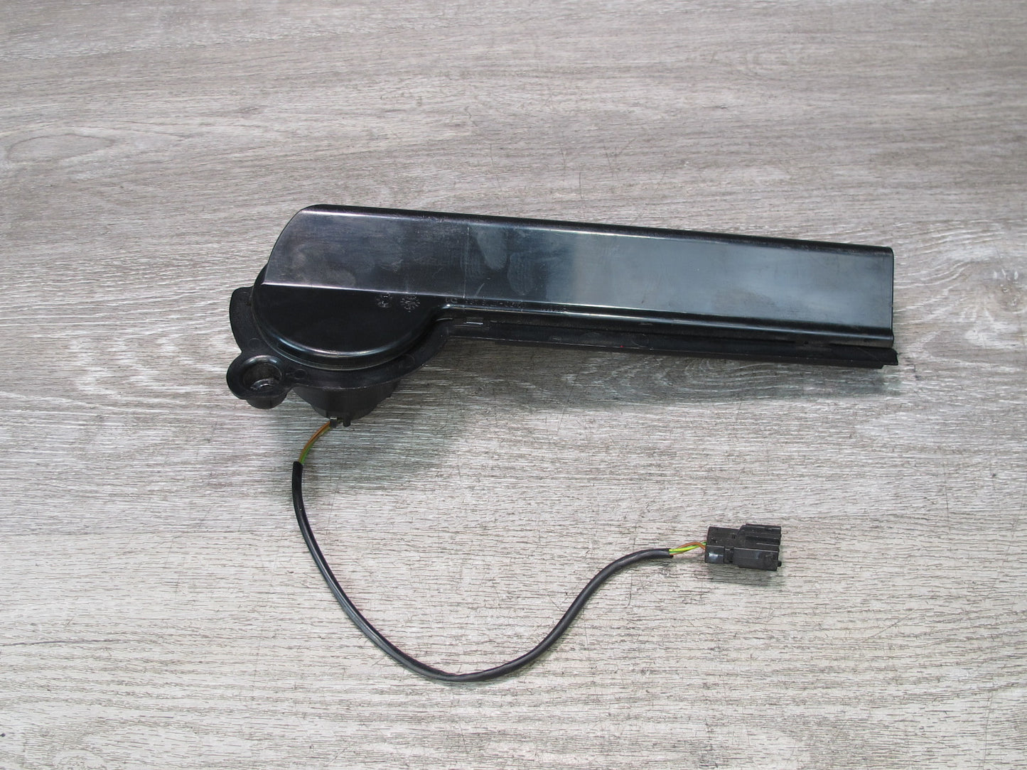 89-95 BMW E32 E34 ECU Fuse Box Cooling Fan Unit w Upper & Lower Cover Assy OEM