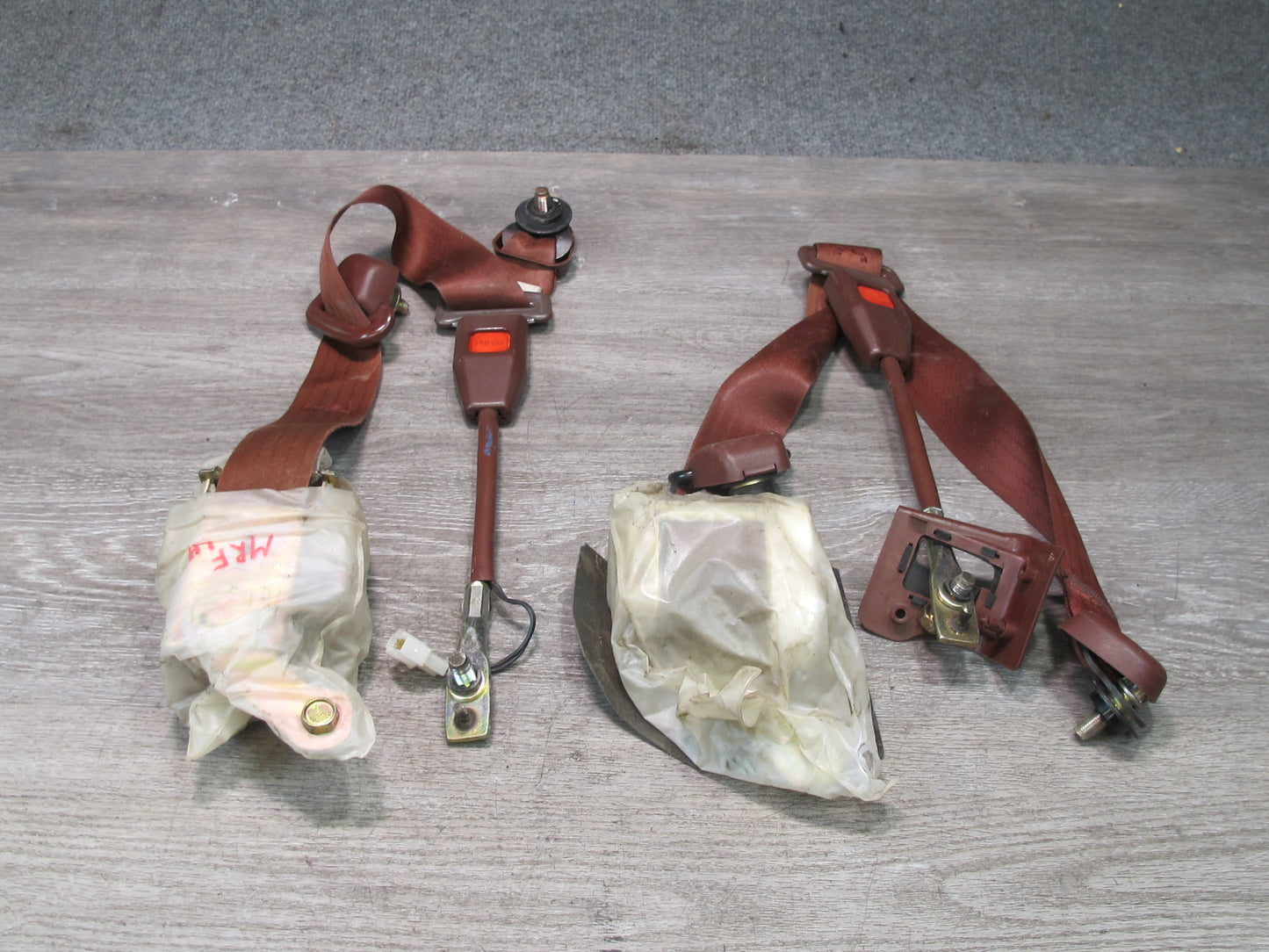 86-88 MAZDA RX7 FRONT RIGHT & LEFT SIDE SEATBELT RETRACTOR W/ BUCKLE SET OEM