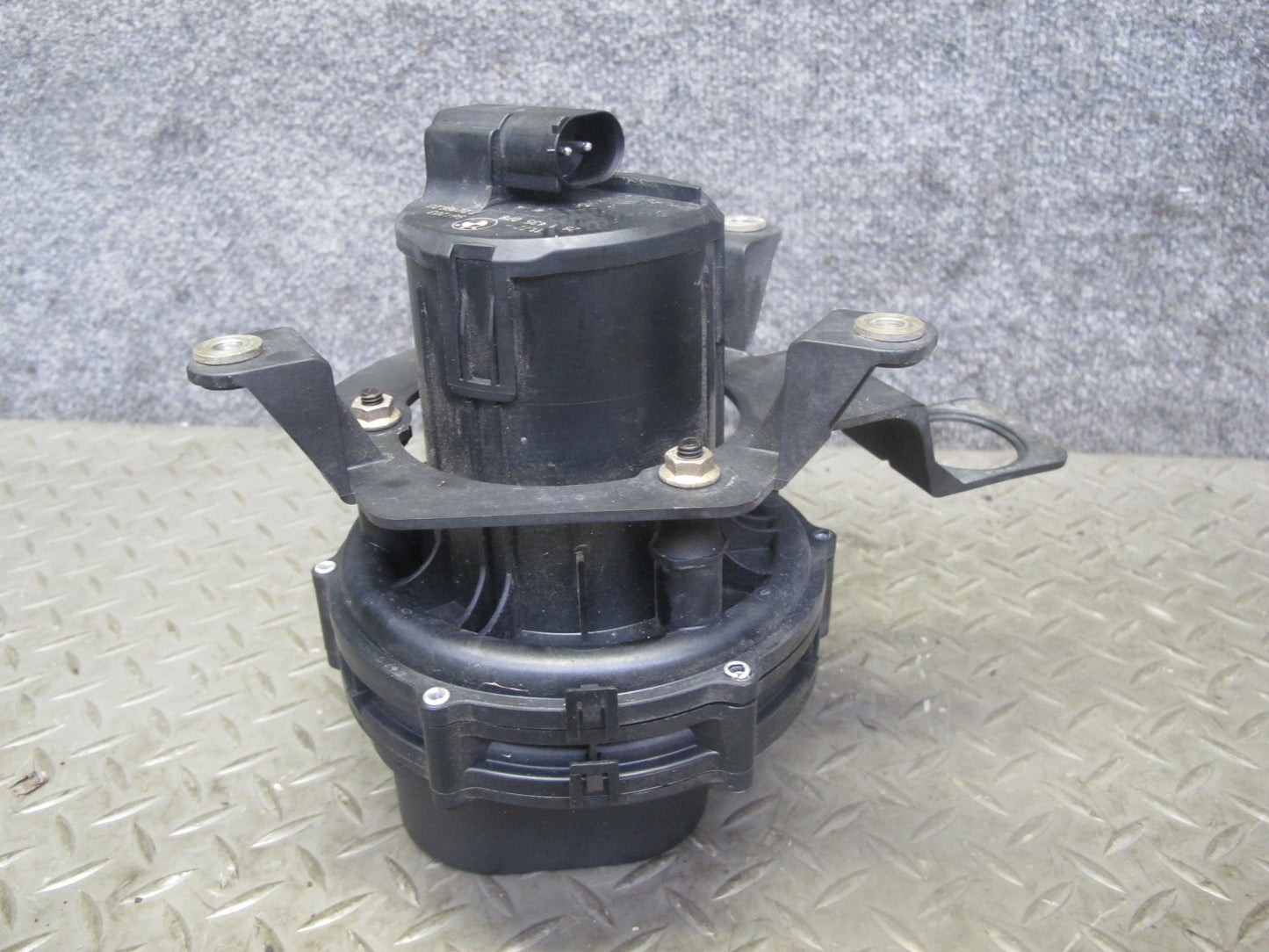 96-99 BMW E36 323i 328i M52 Secondary Air Injection Smog Pump 1435078 OEM