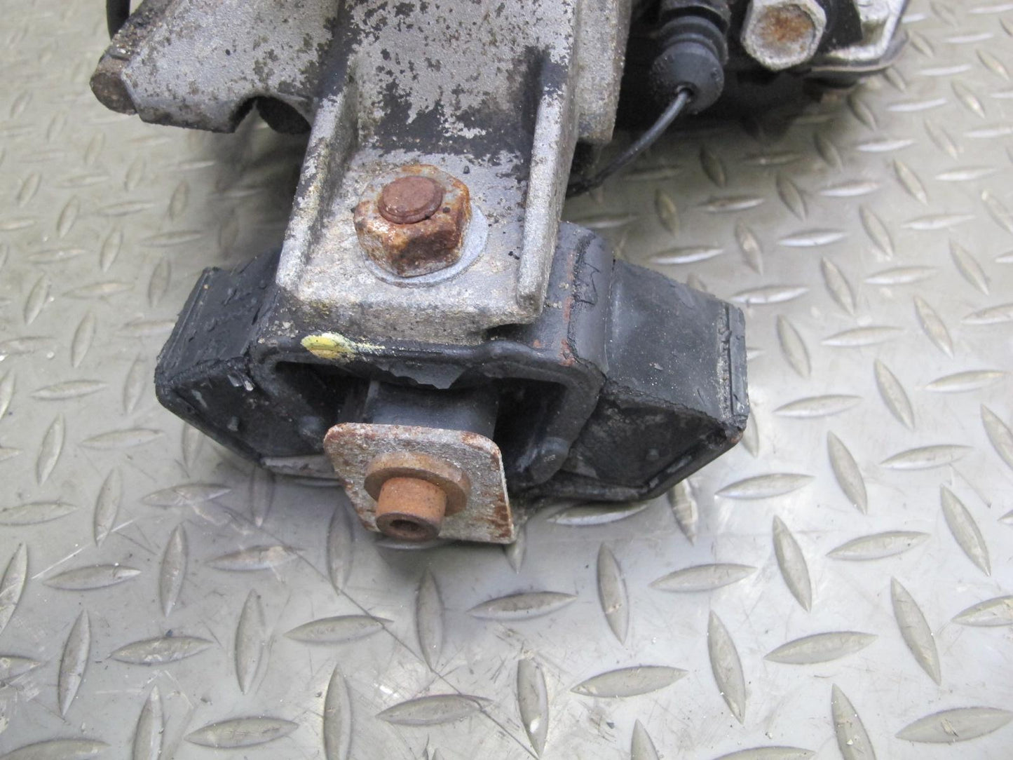 86-89 Mercedes R107 560SL M117 722.313 4-SPEED A/T Automatic Transmission 119K
