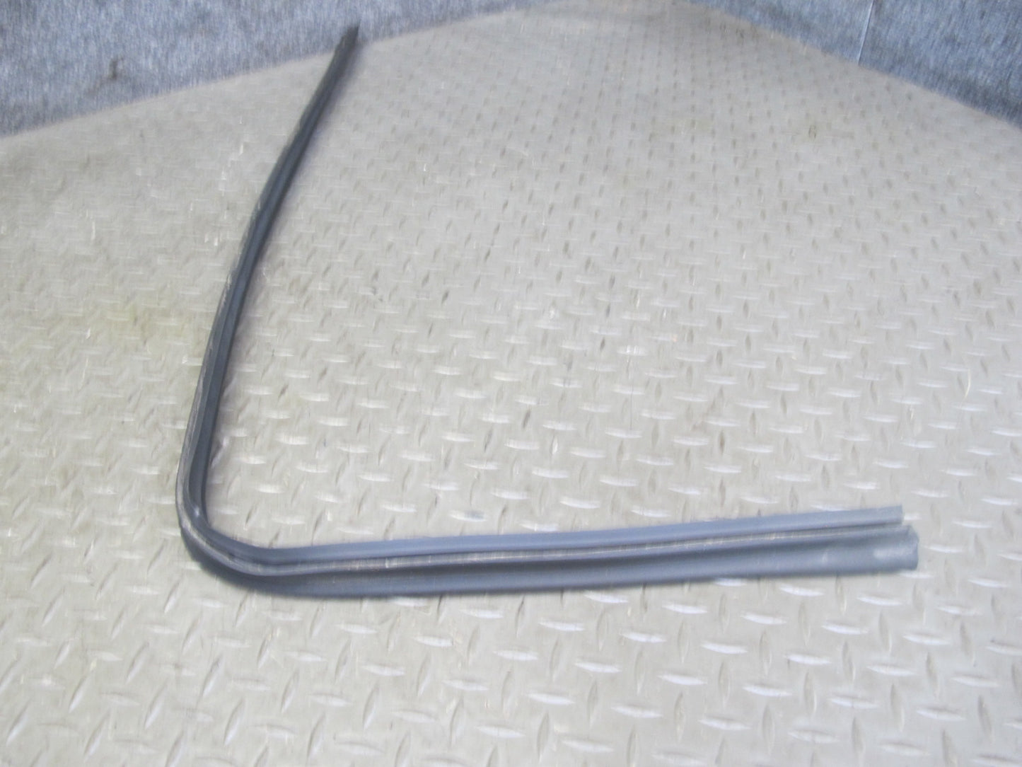 94-99 BMW E36 Coupe Convertible Set of 3 Front Hood Weatherstrip Rubber Seal OEM