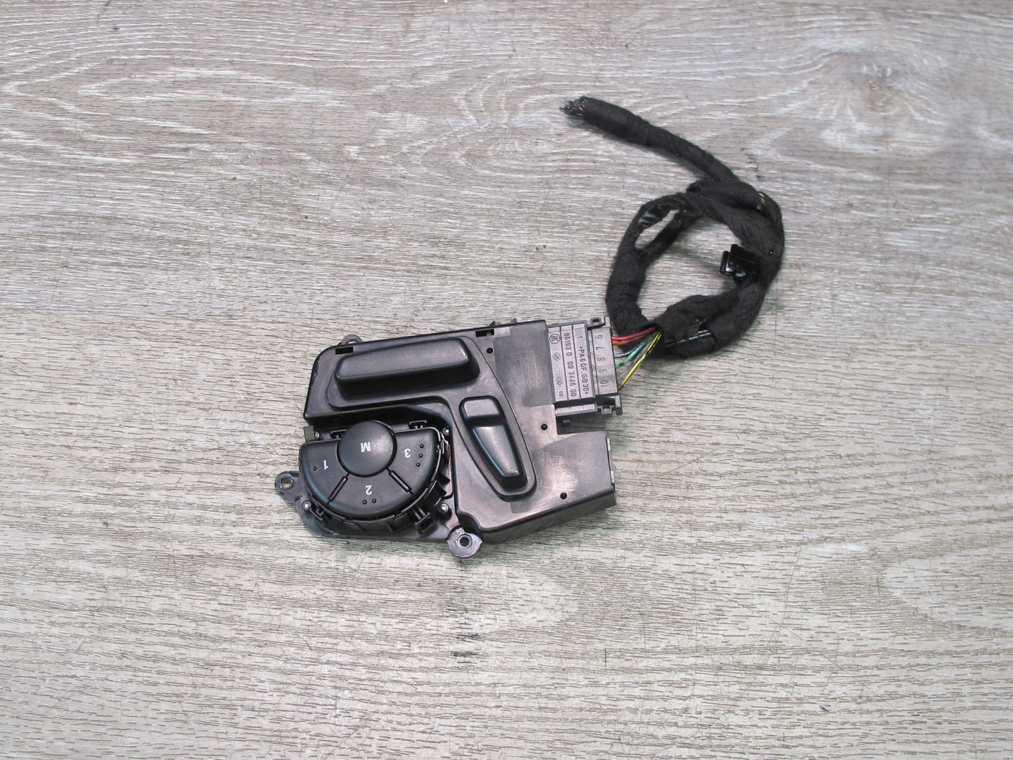 06-11 Mercedes X164 W164 GL ML Front Right Seat Adjust Switch 1648704410 OEM