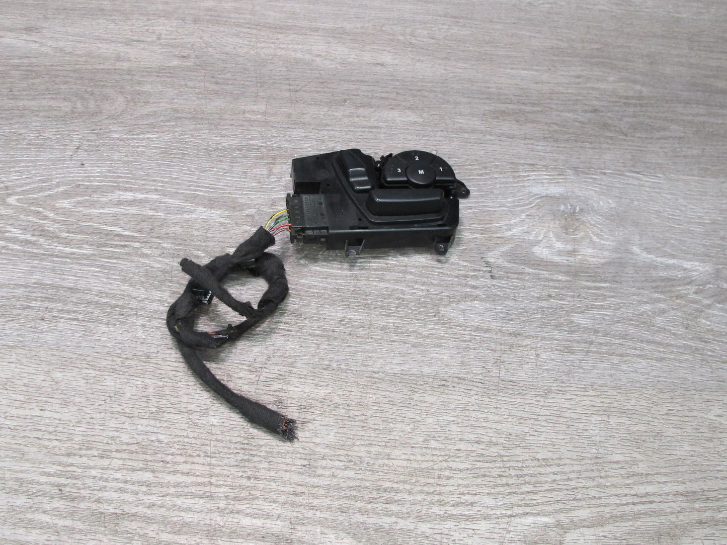 06-11 Mercedes X164 W164 GL ML Front Right Seat Adjust Switch 1648704410 OEM