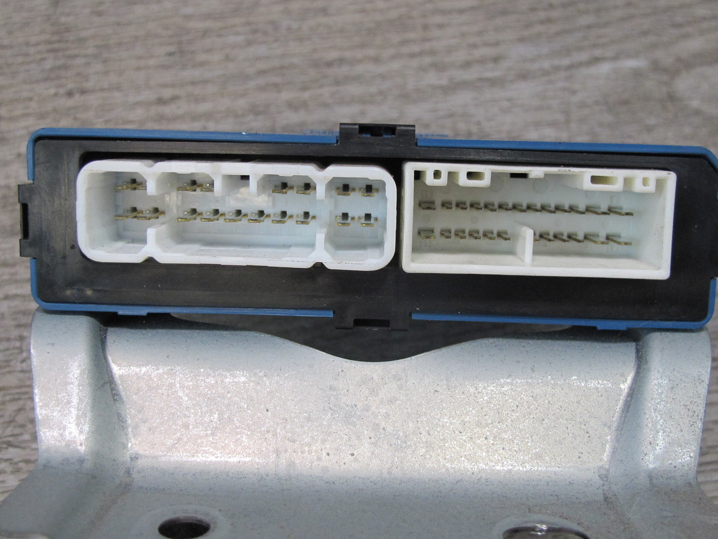 00-05 Toyota MR2 Spyder ZZW30L Multiplex Body Control Module 89221-17020 OEM