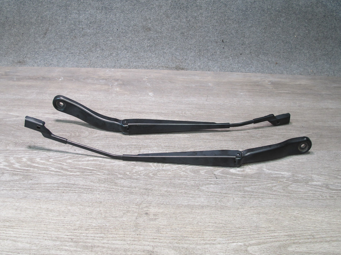 2012-2019 Range Rover Evoque L538 Front Left & Right Wiper Arm Set of 2
