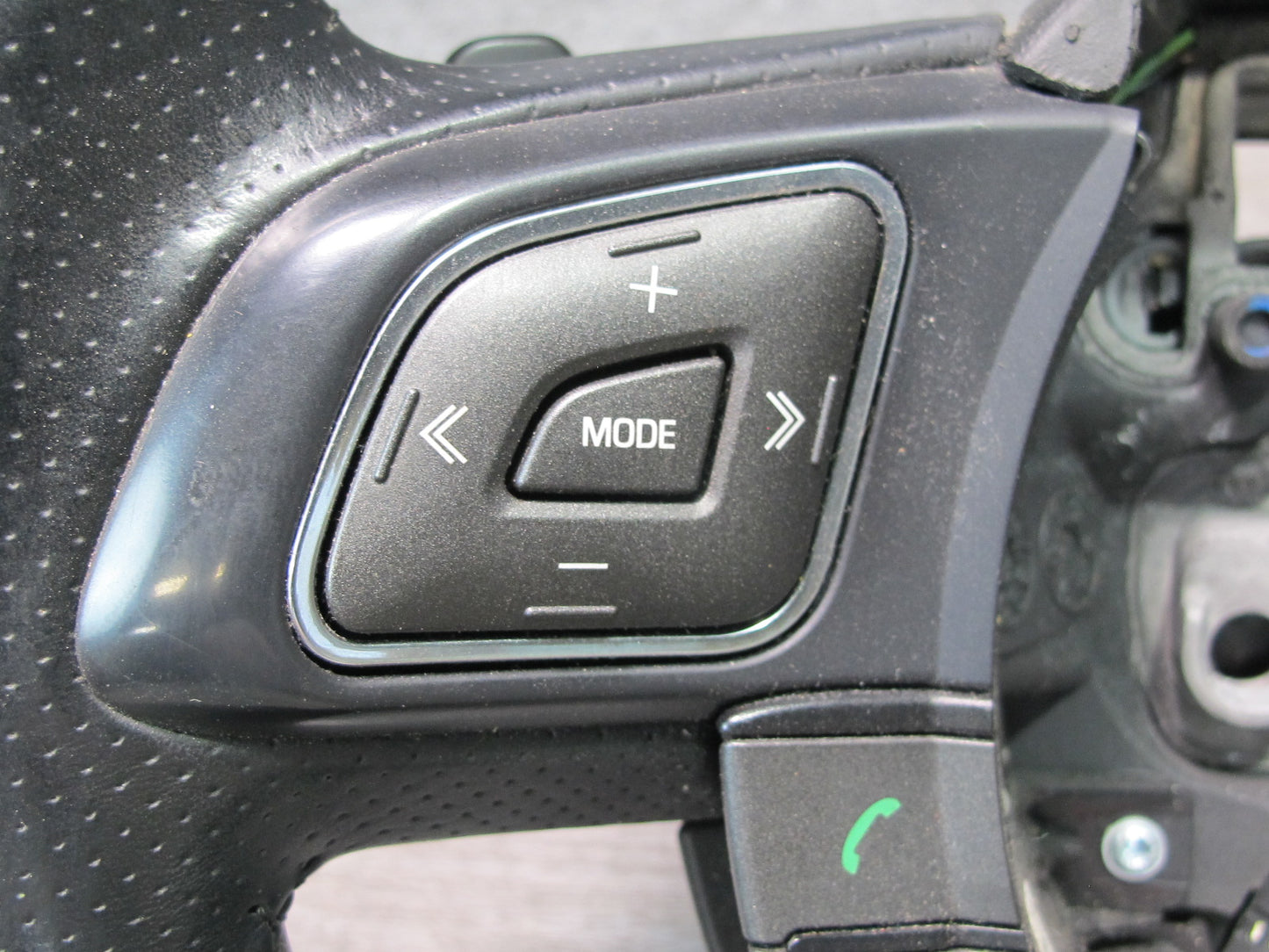 2012-2019 Range Rover Evoque L538 Leather Steering w Controls & Paddles